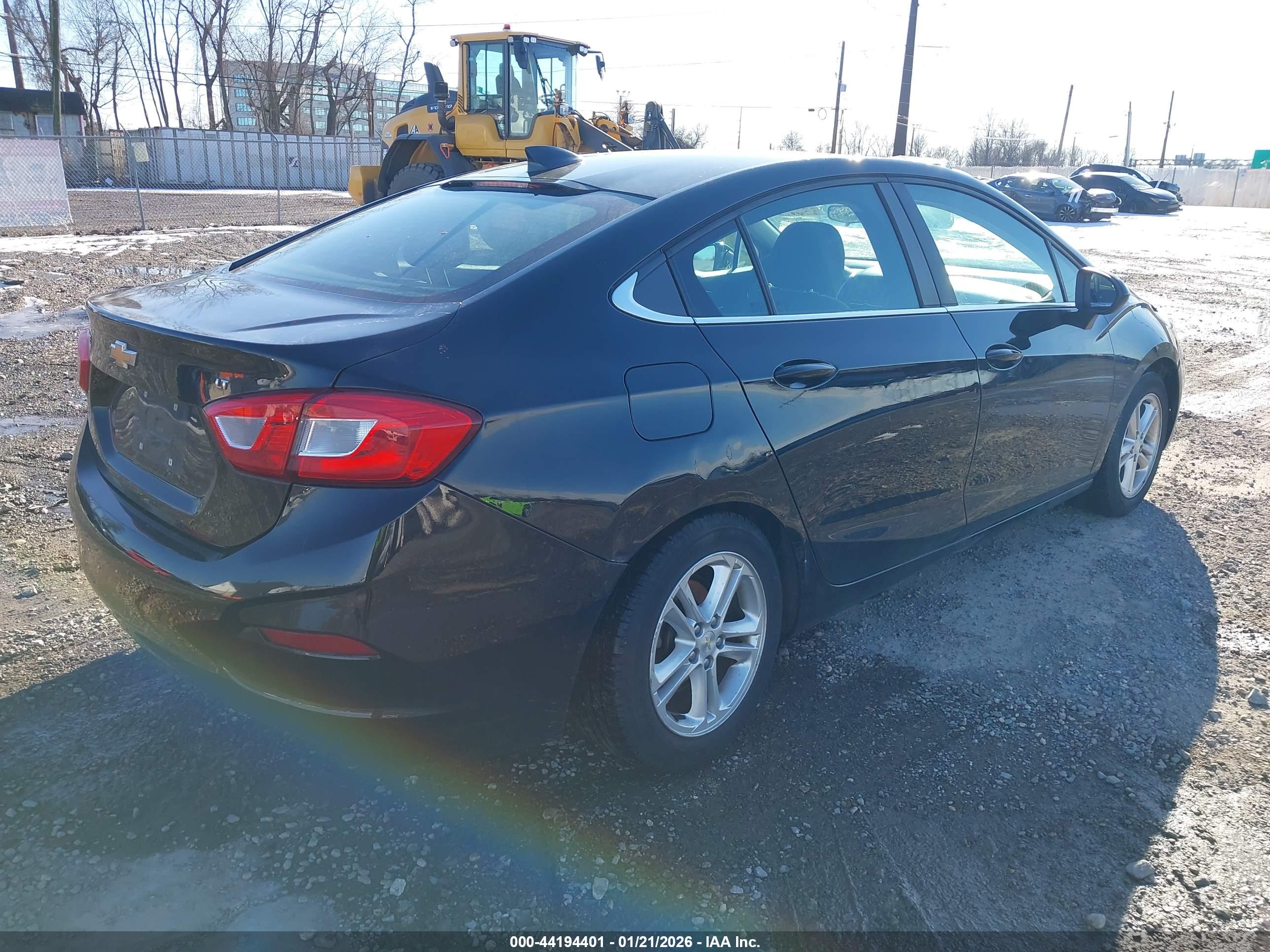 CHEVROLET CRUZE image 4