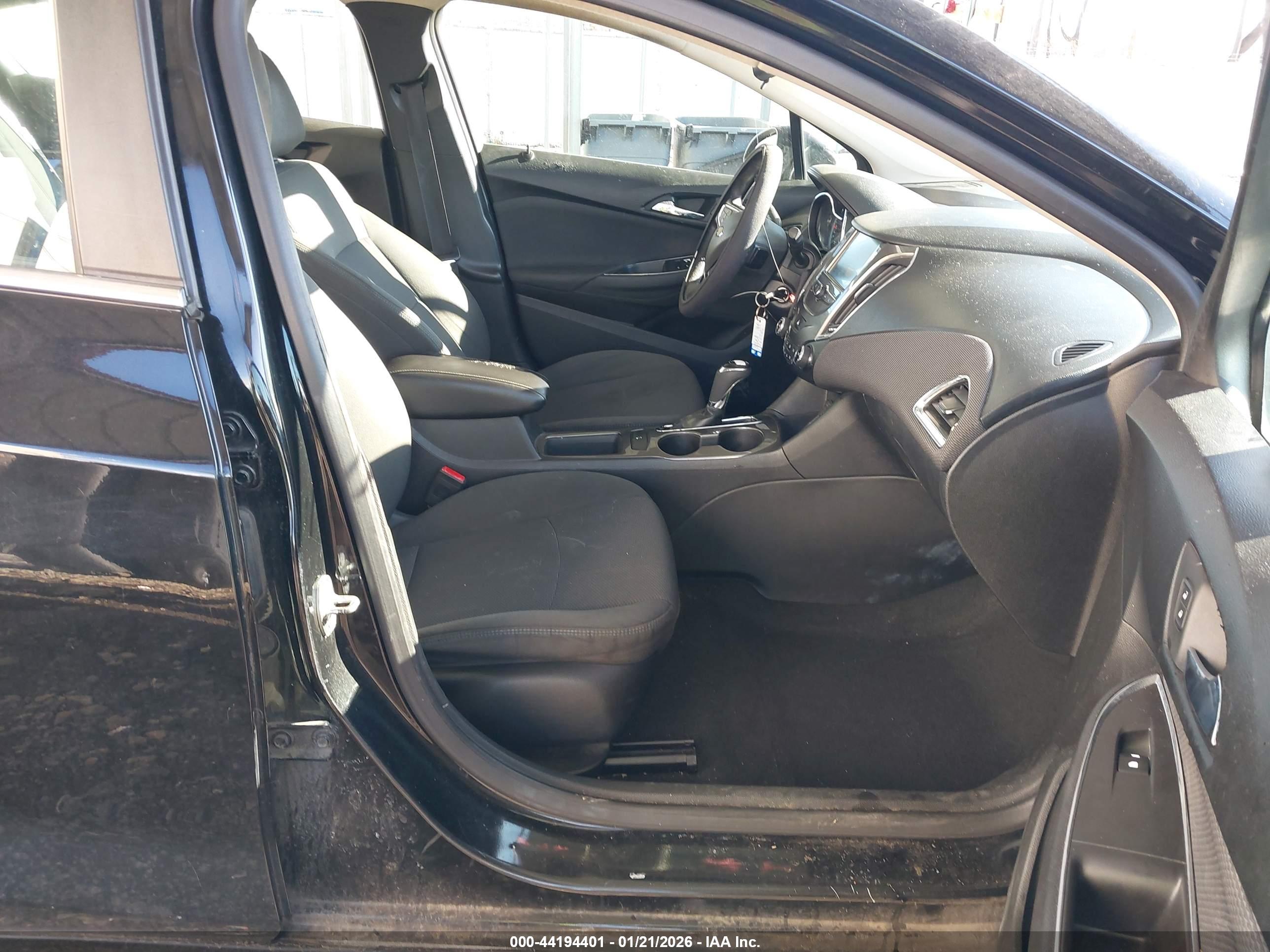 CHEVROLET CRUZE image 5