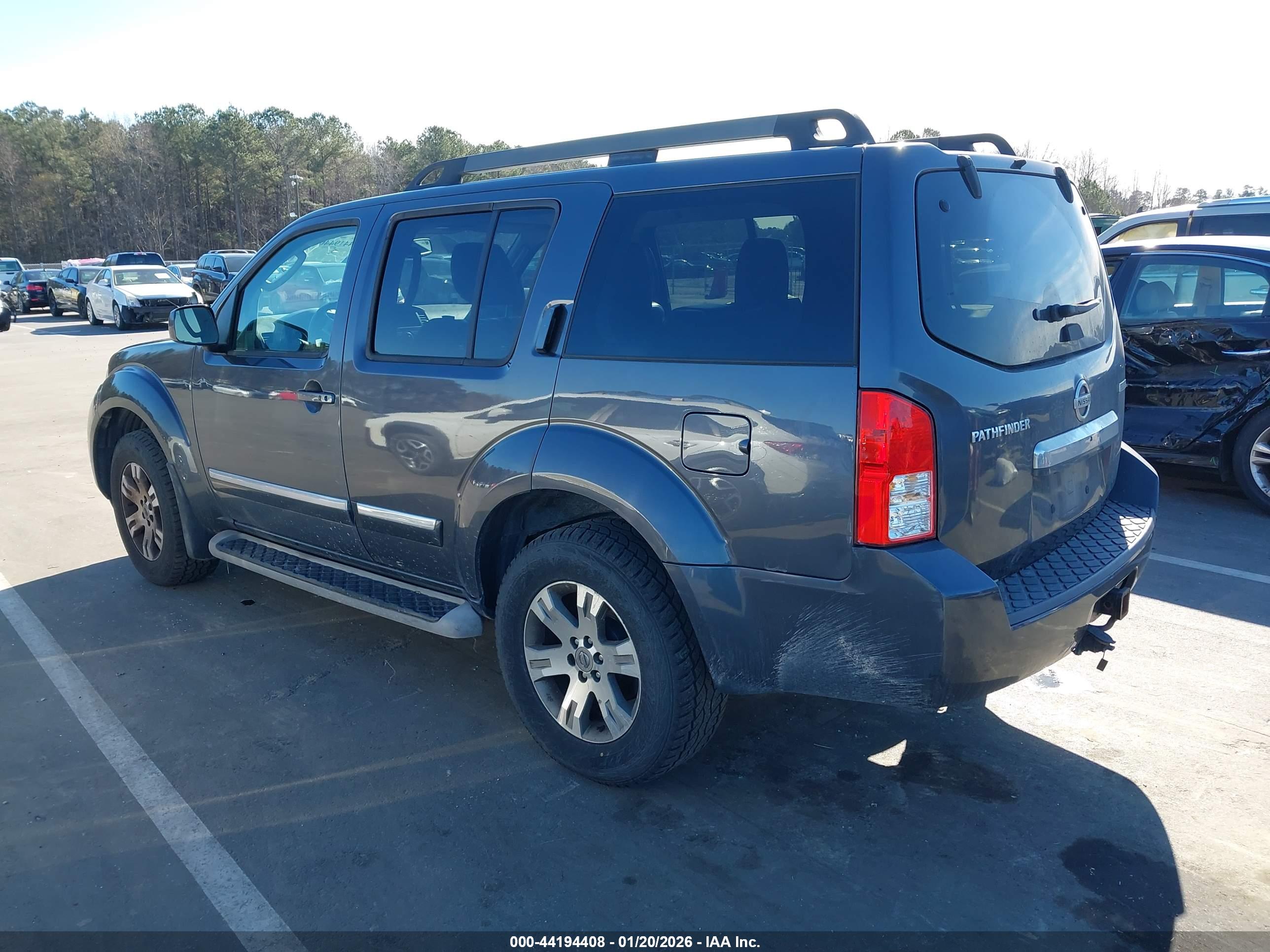 NISSAN PATHFINDER image 3