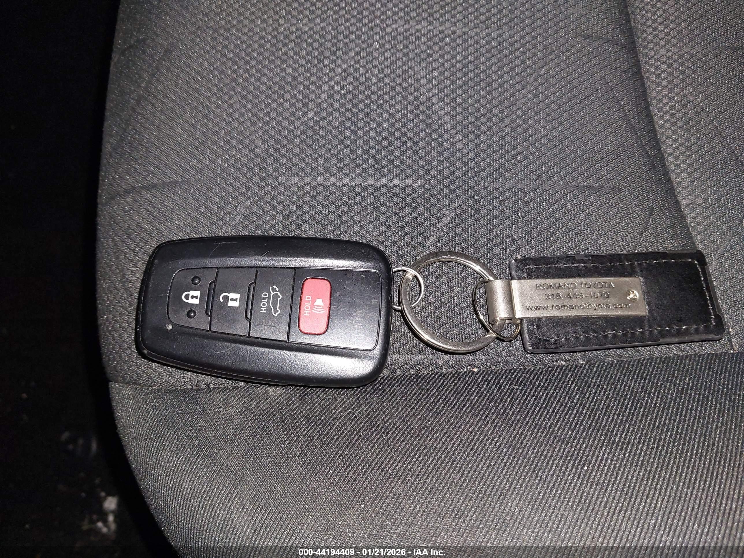 TOYOTA RAV4 image 11