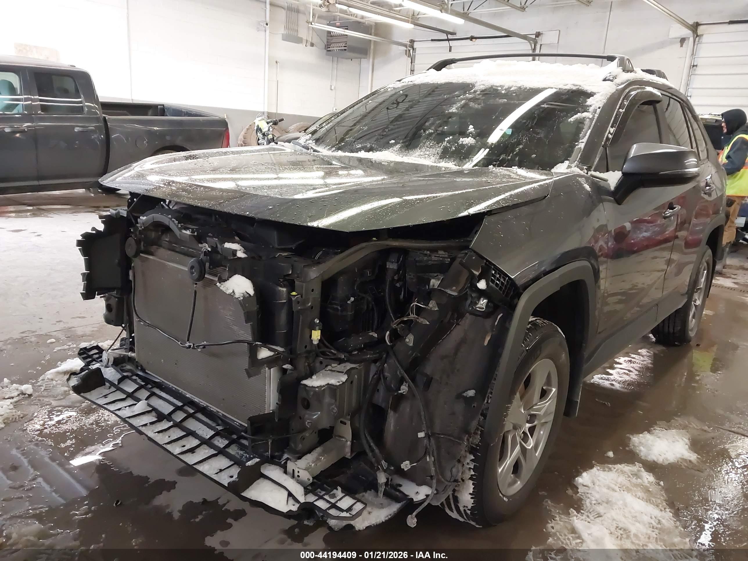 TOYOTA RAV4 image 2