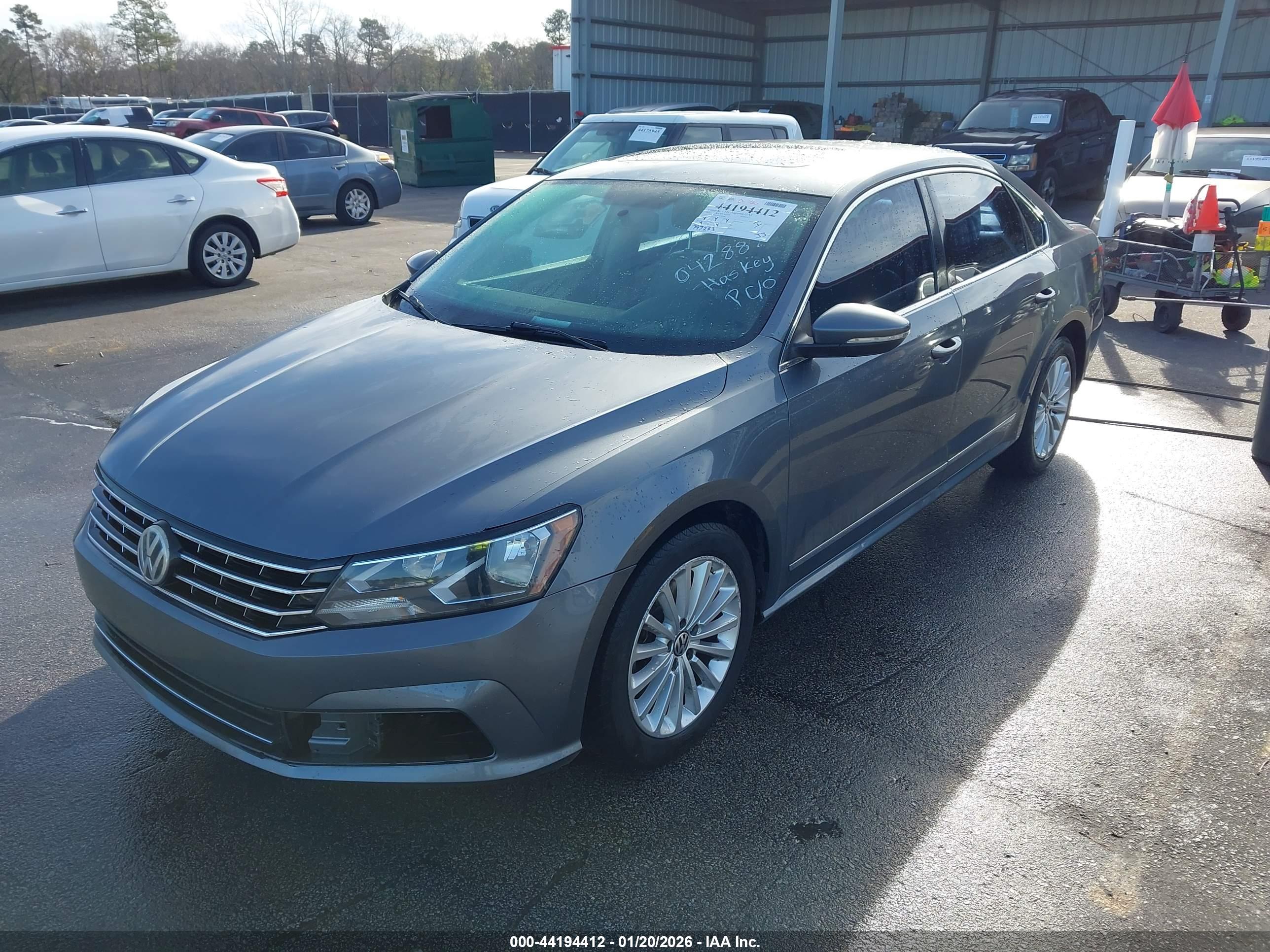 VOLKSWAGEN PASSAT image 2