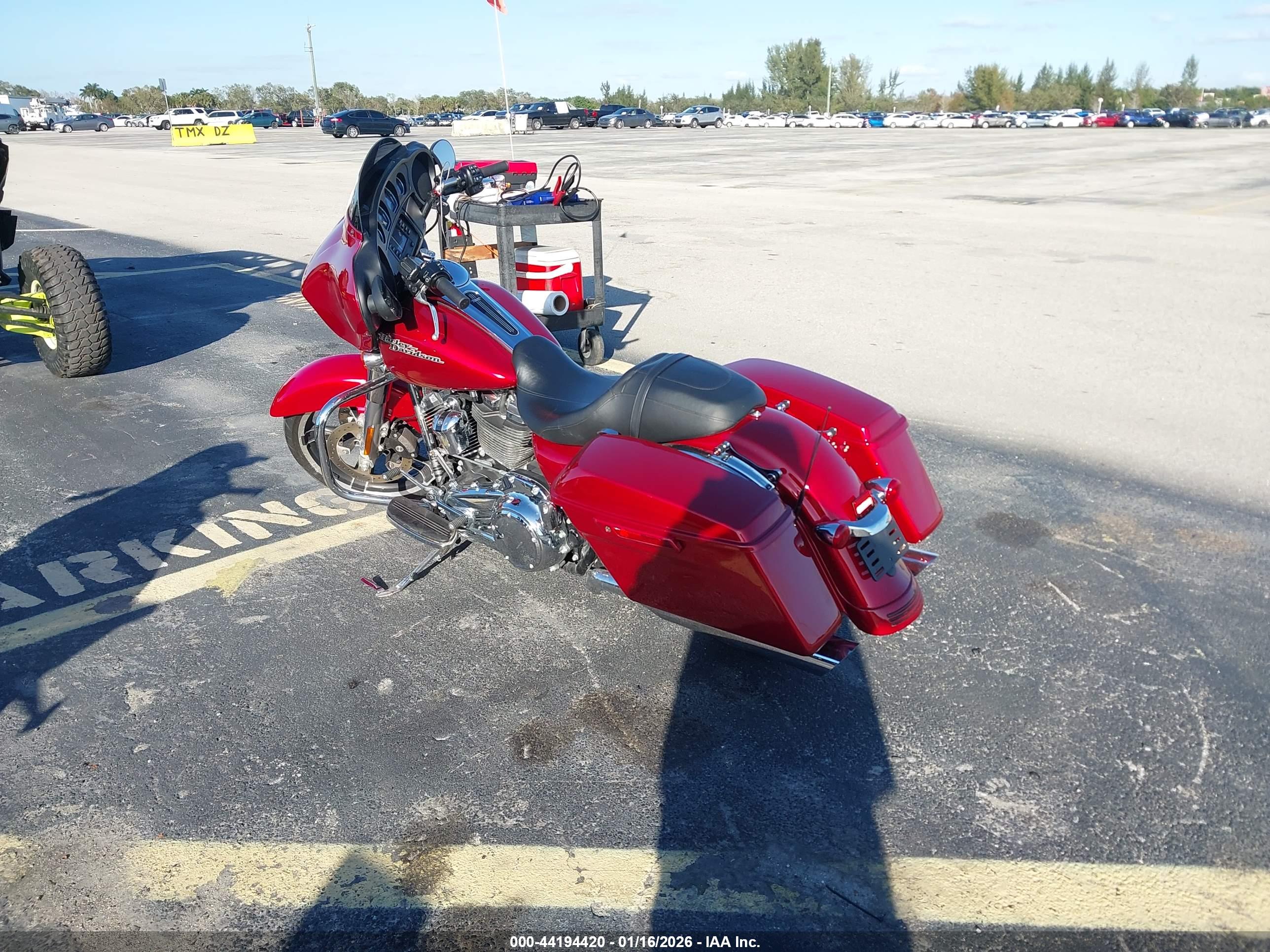 HARLEY-DAVIDSON FLHX image 3