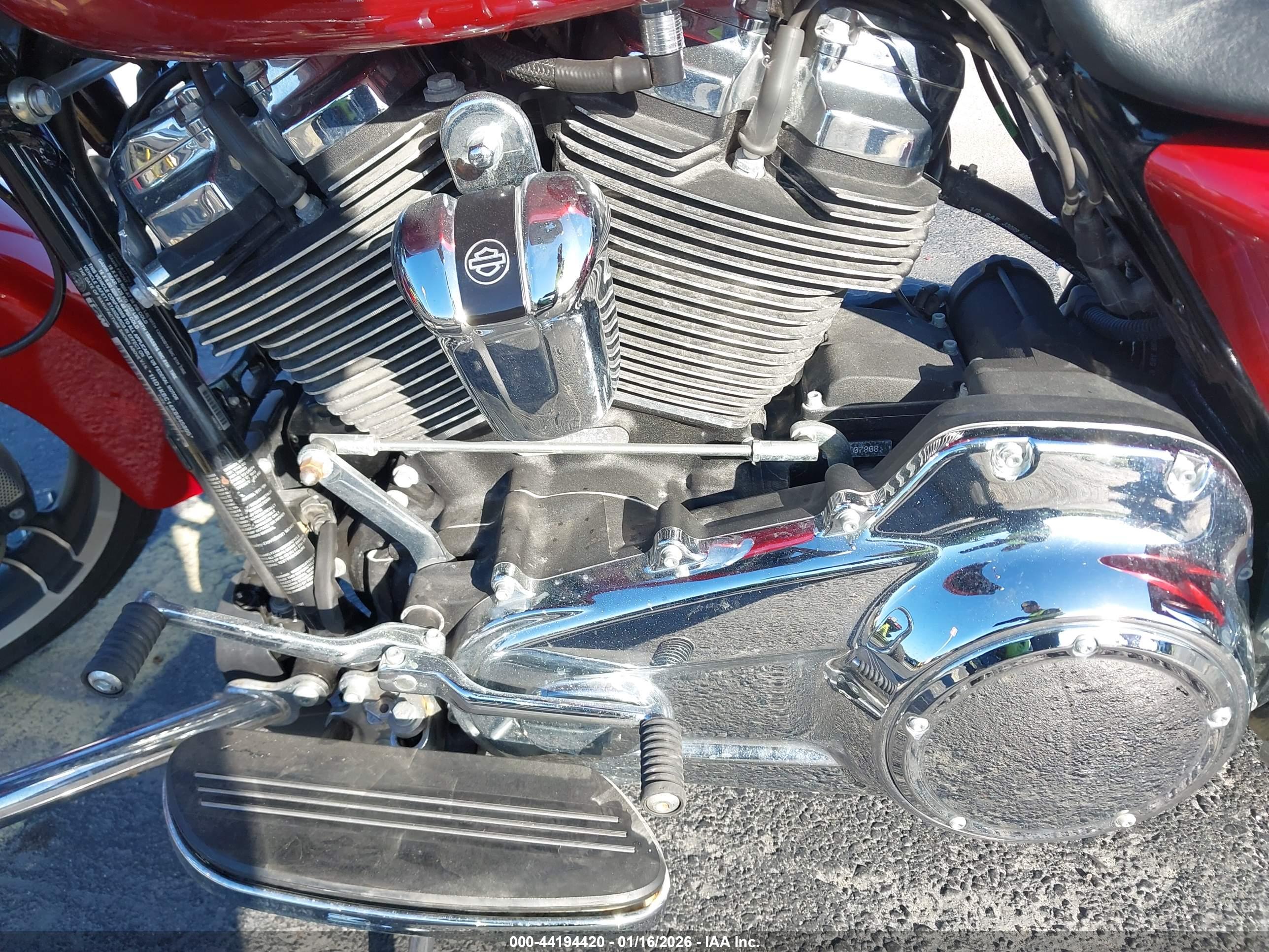 HARLEY-DAVIDSON FLHX image 9
