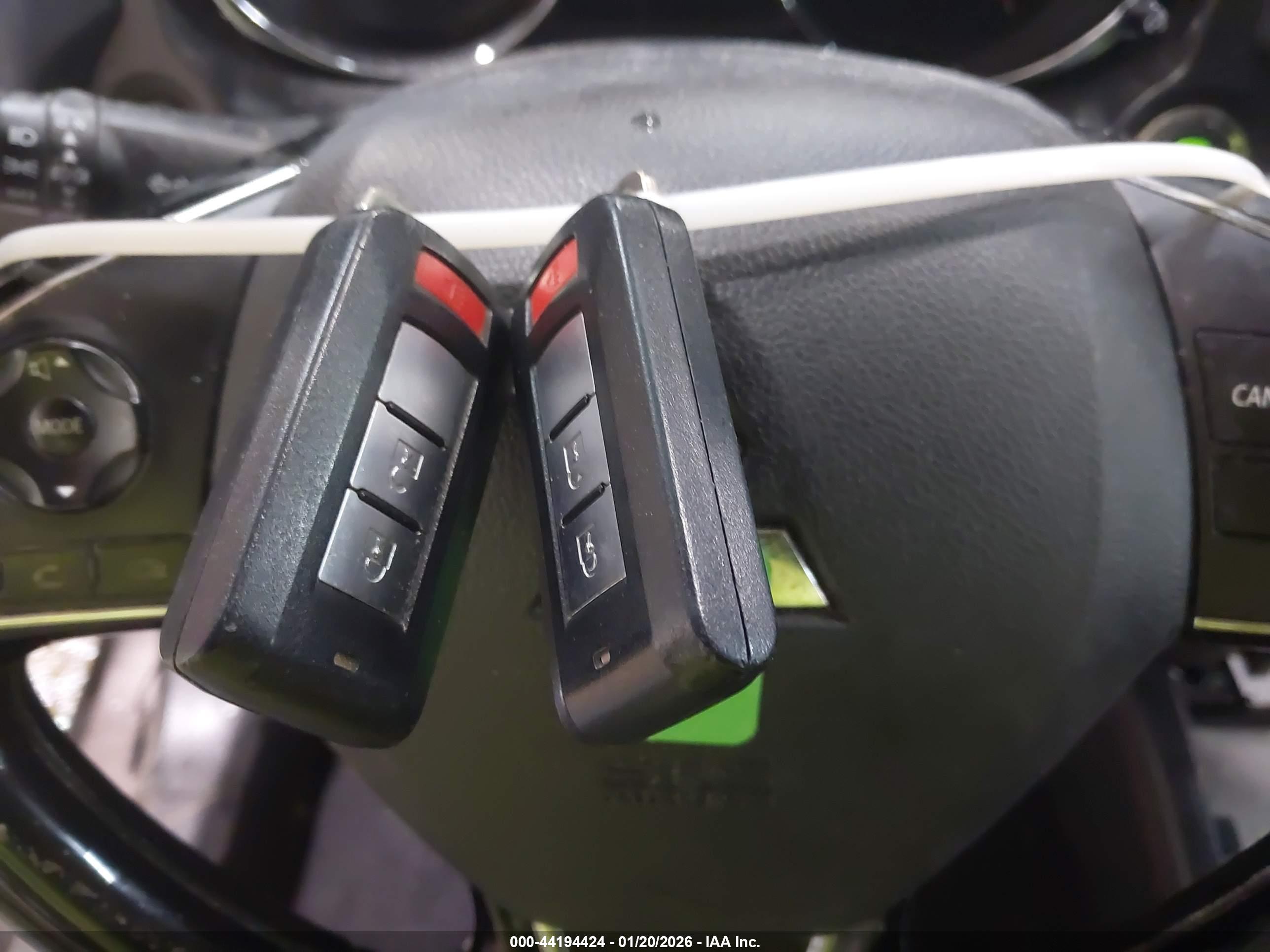 MITSUBISHI OUTLANDER image 11