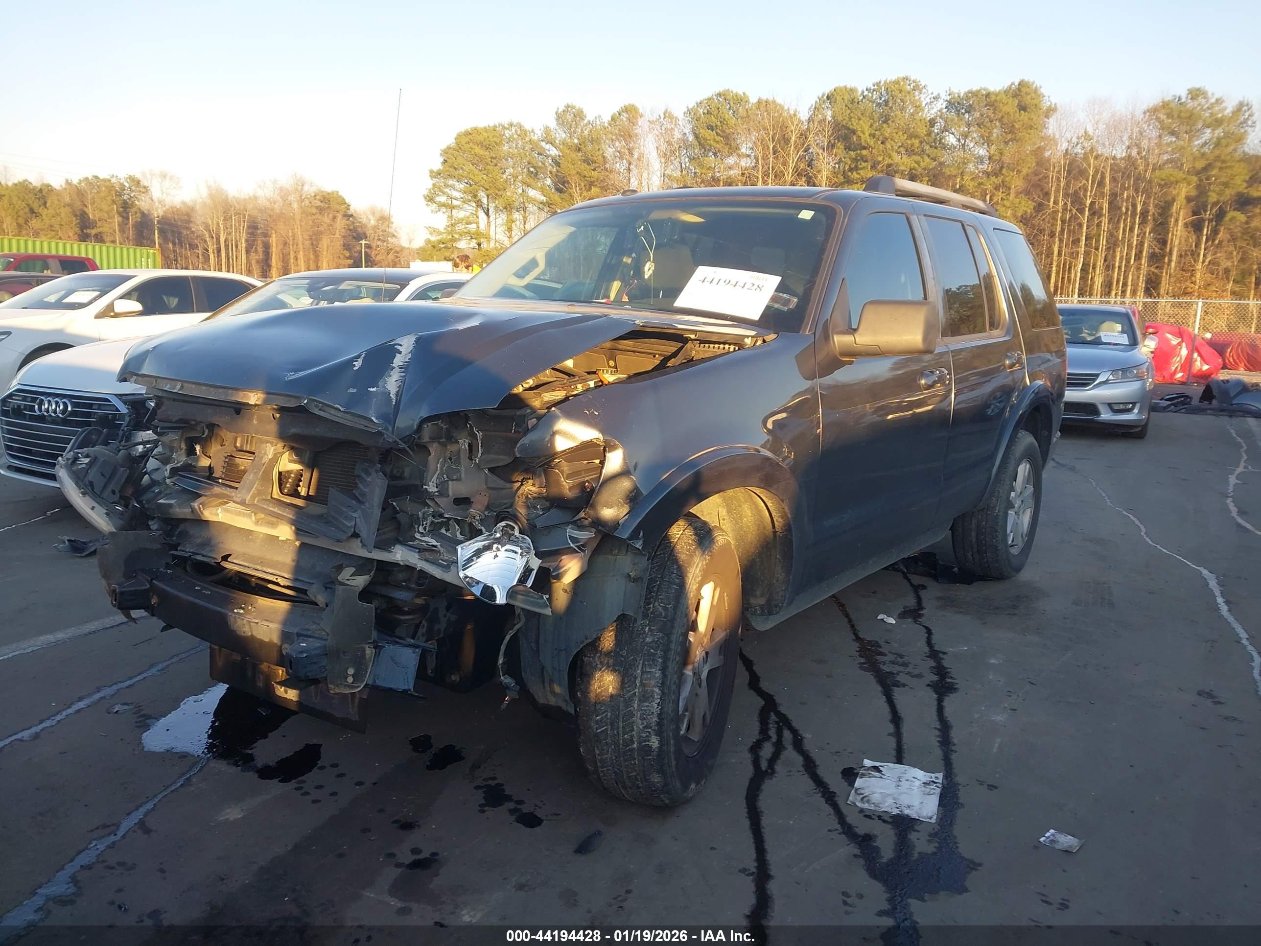 FORD EXPLORER image 2