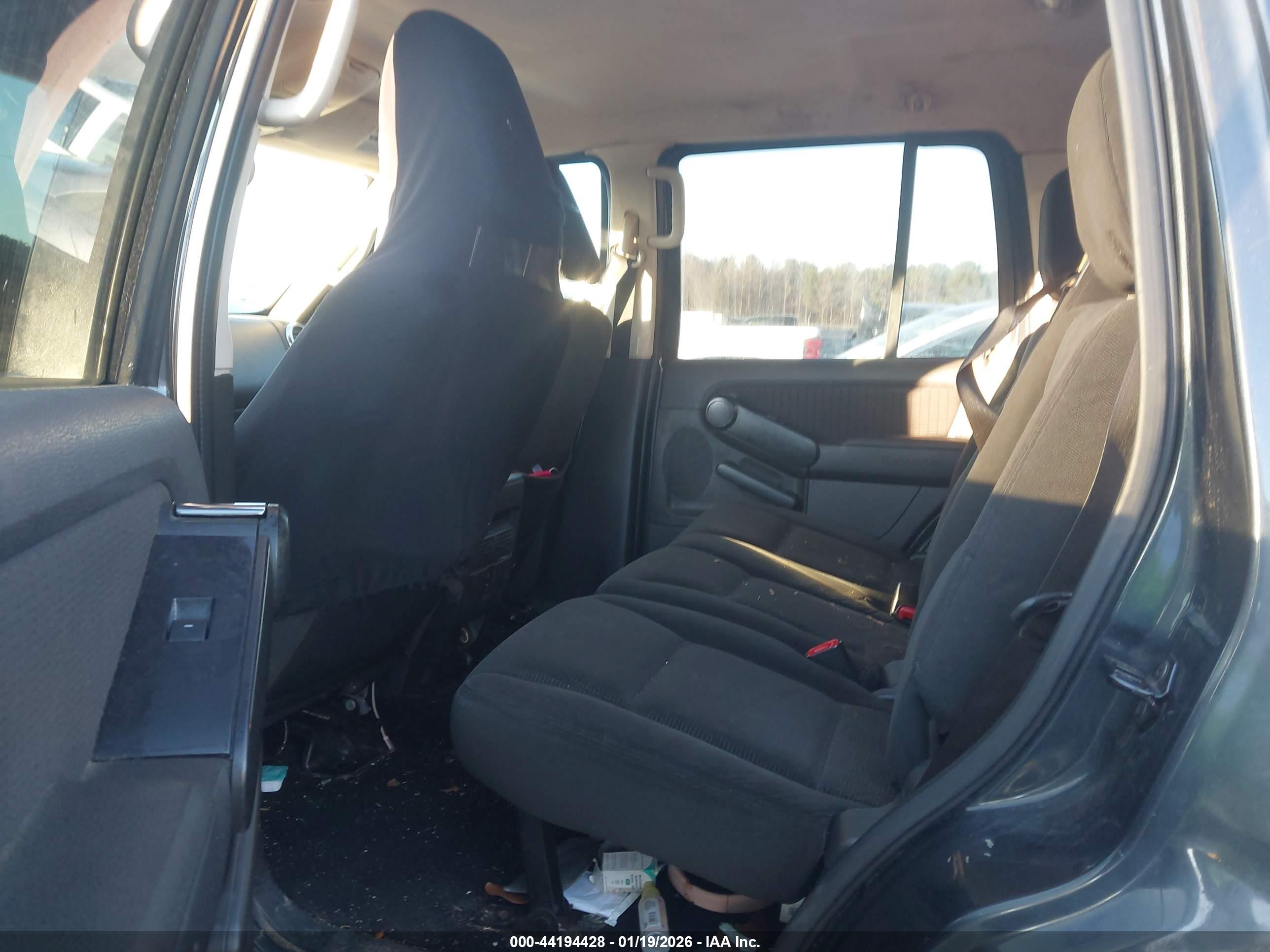 FORD EXPLORER image 8