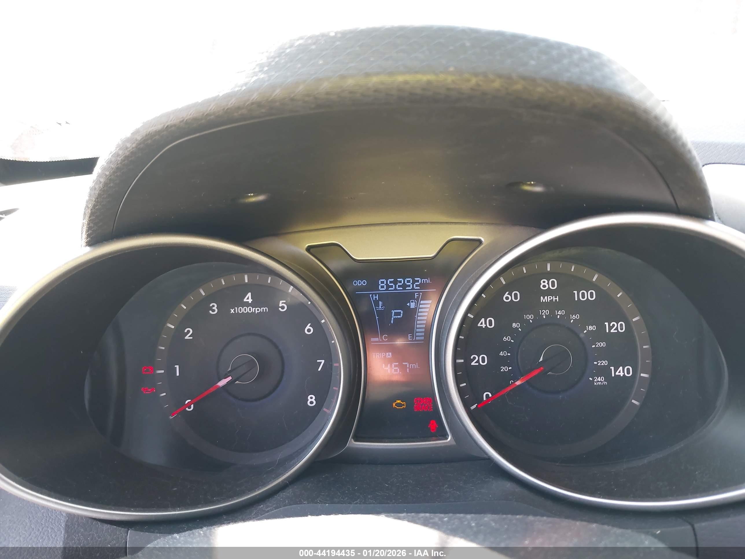 HYUNDAI VELOSTER image 7