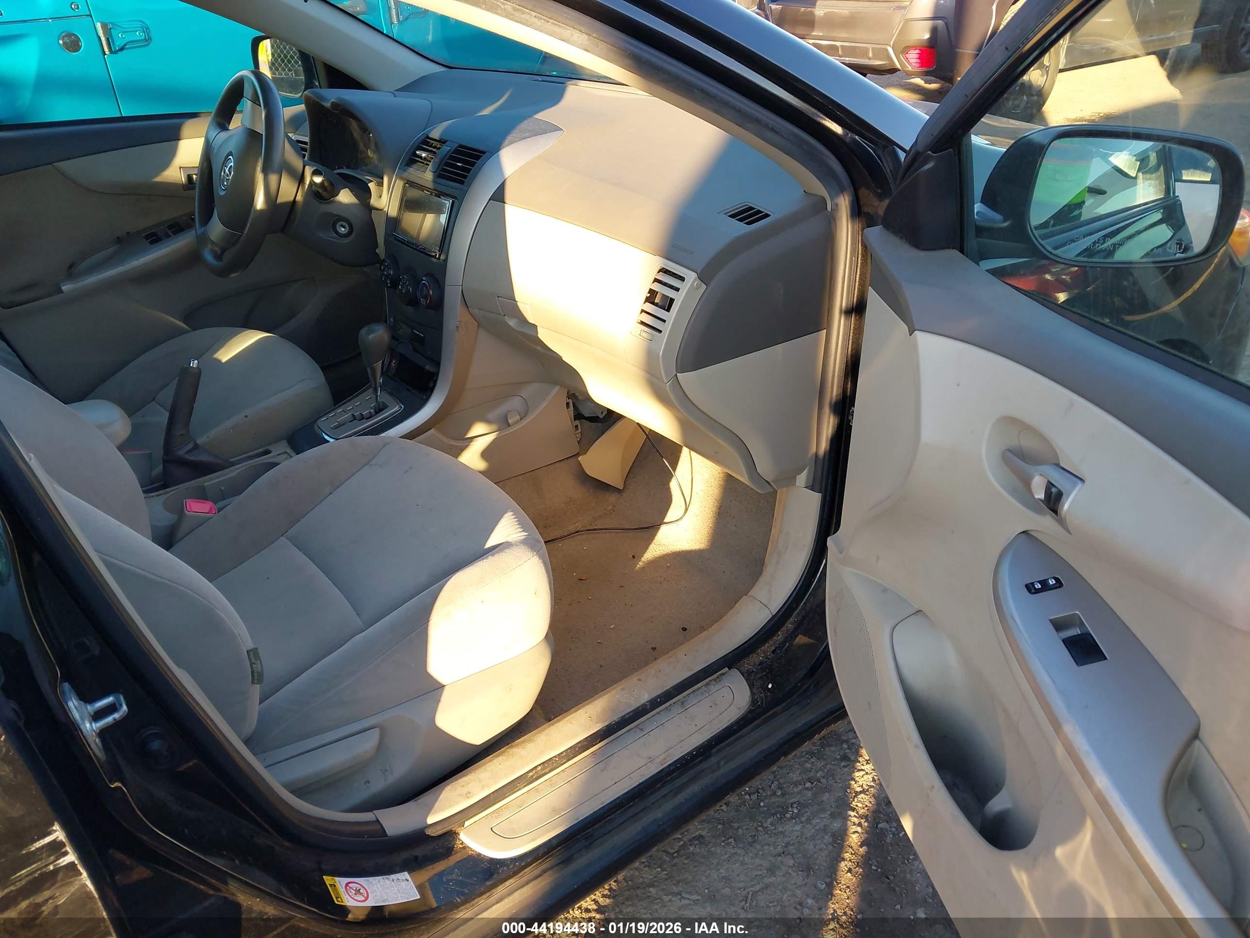 TOYOTA COROLLA image 5