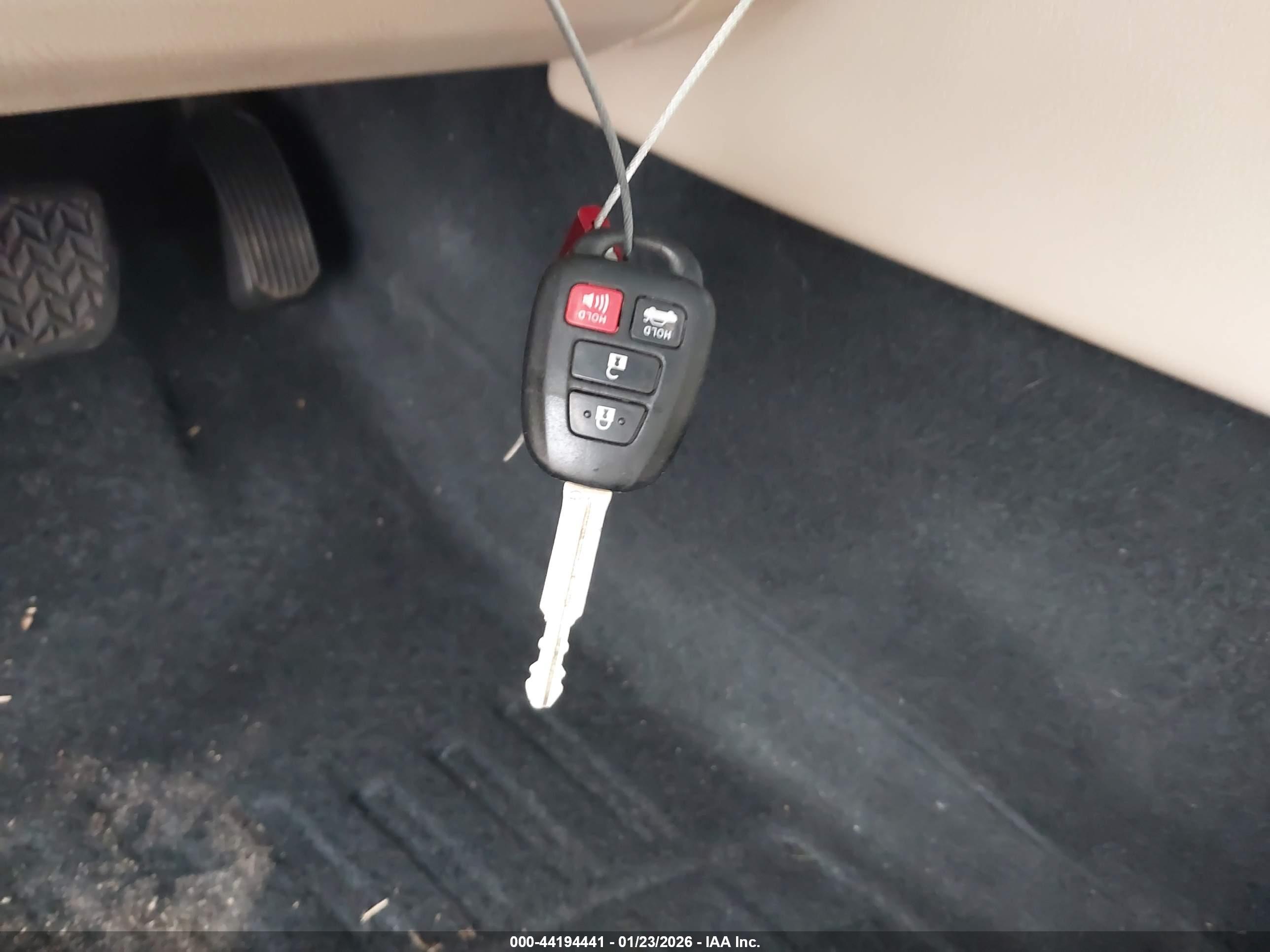TOYOTA CAMRY image 11