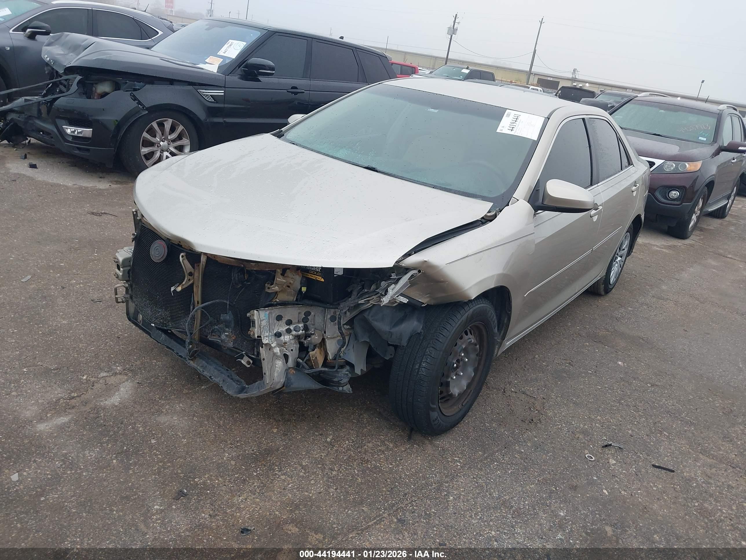 TOYOTA CAMRY image 2