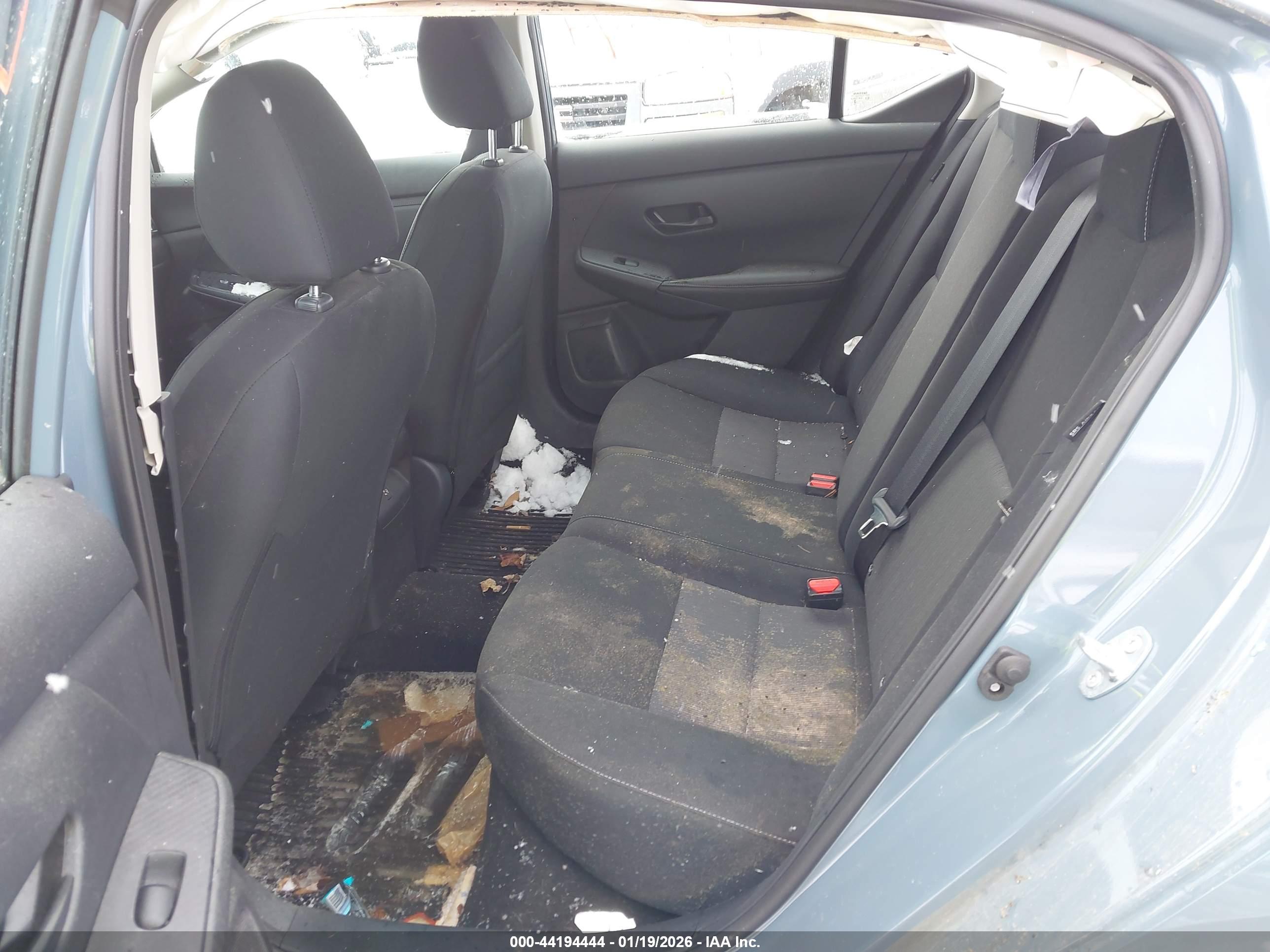 NISSAN SENTRA image 8