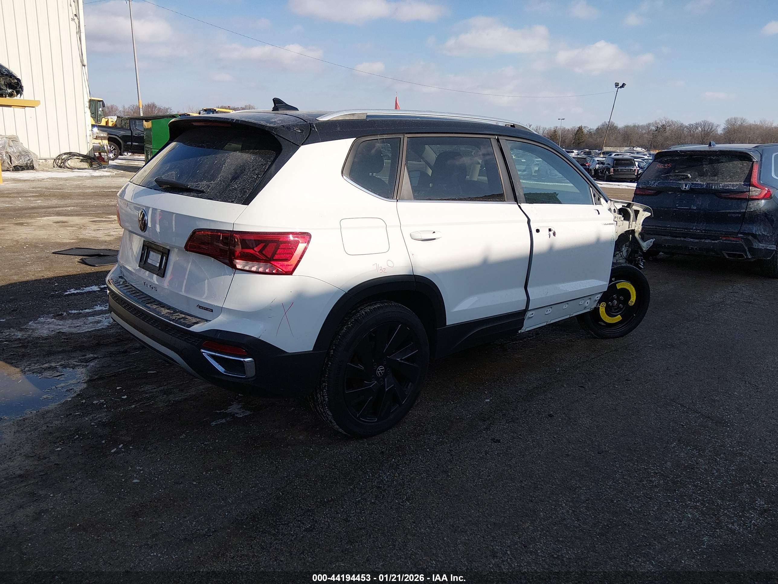 VOLKSWAGEN TAOS image 4