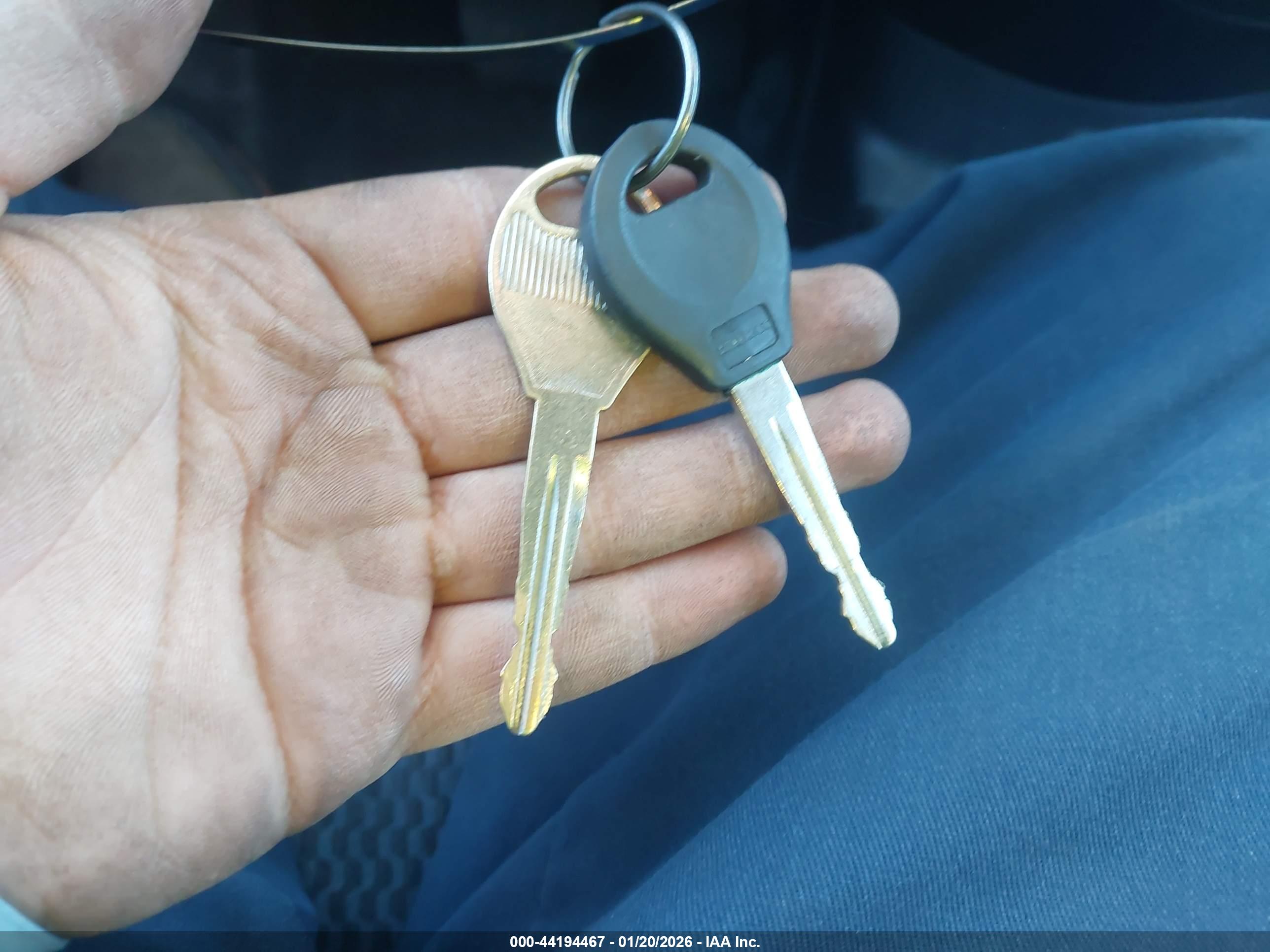 NISSAN VERSA image 11