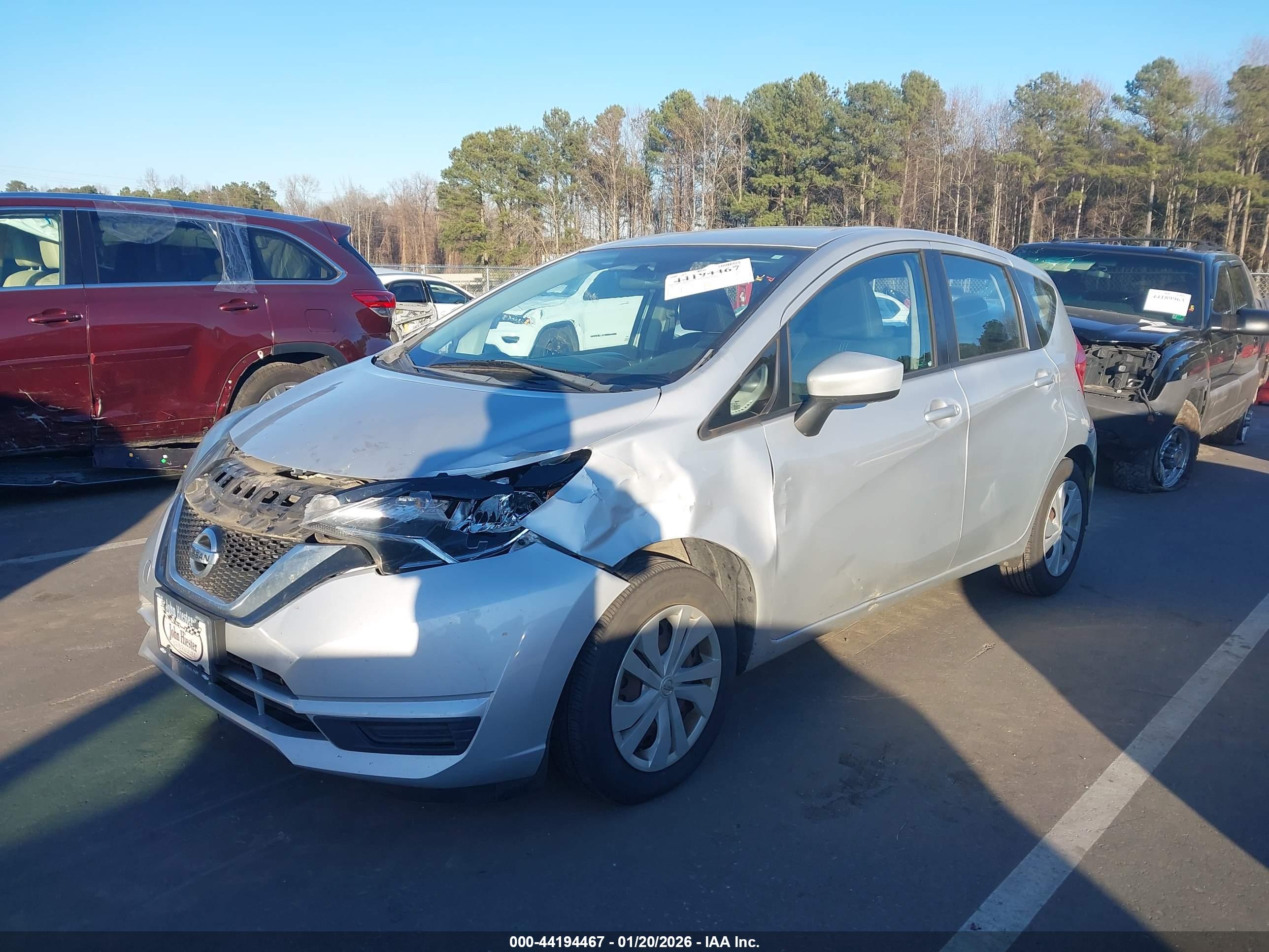 NISSAN VERSA image 2