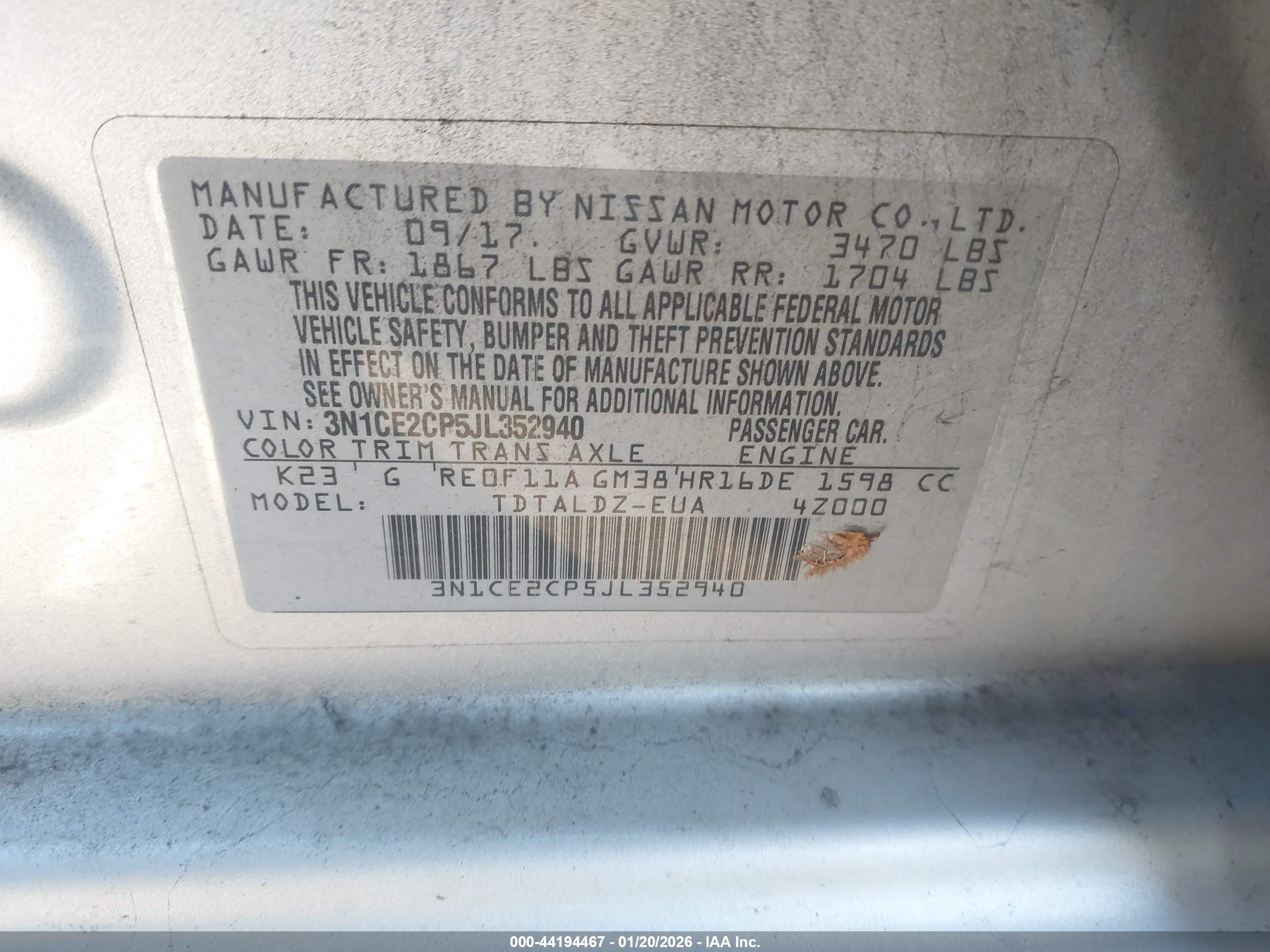 NISSAN VERSA image 9