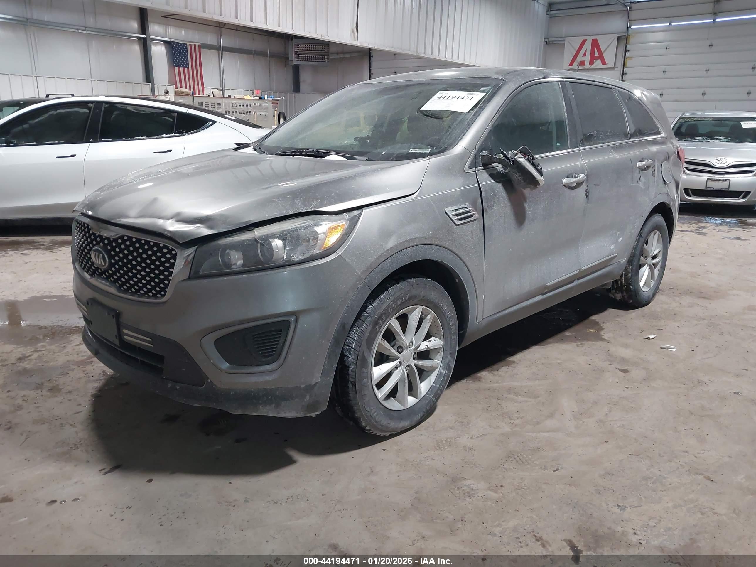 KIA SORENTO image 2