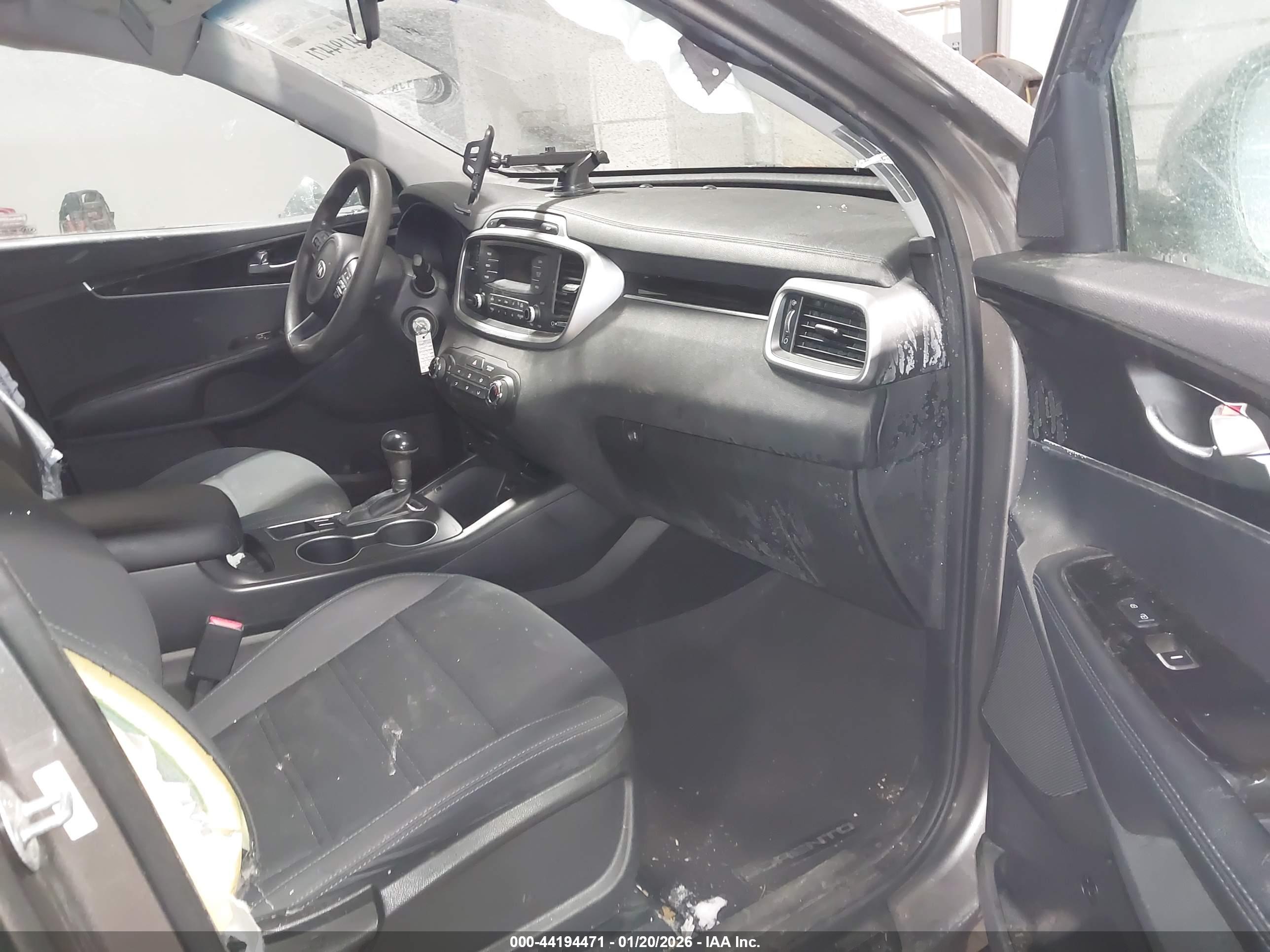 KIA SORENTO image 5
