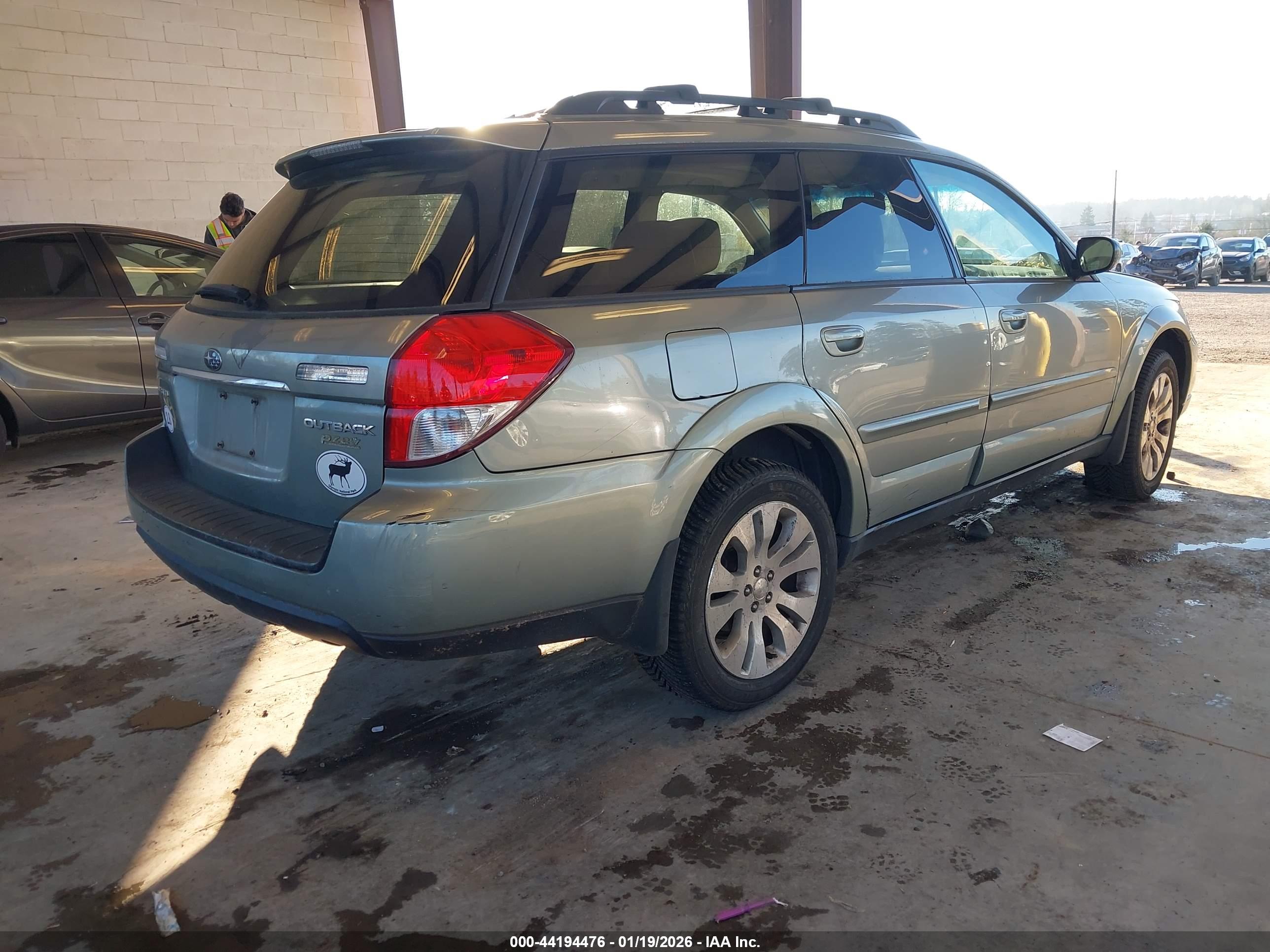 SUBARU OUTBACK image 4