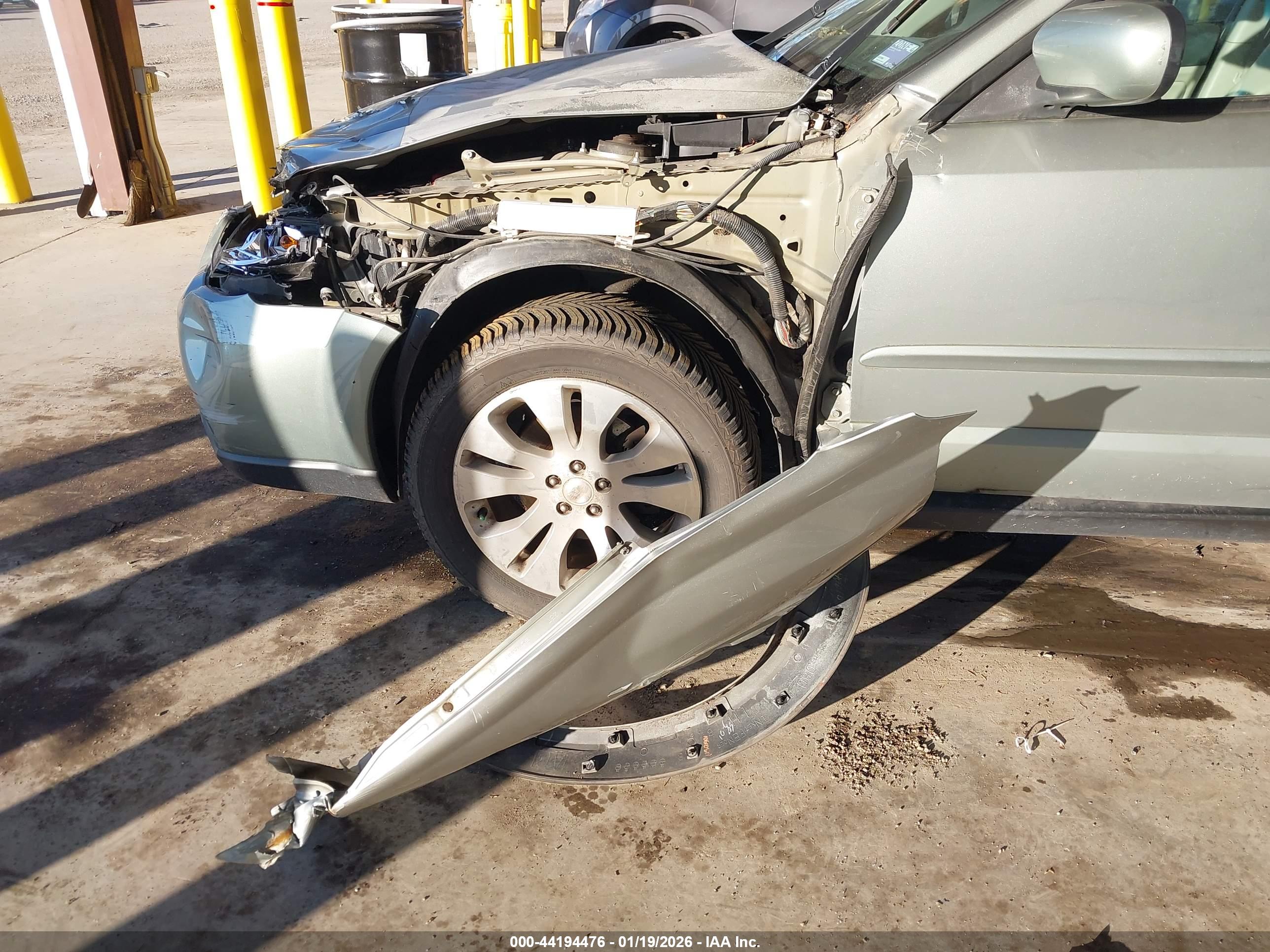 SUBARU OUTBACK image 6