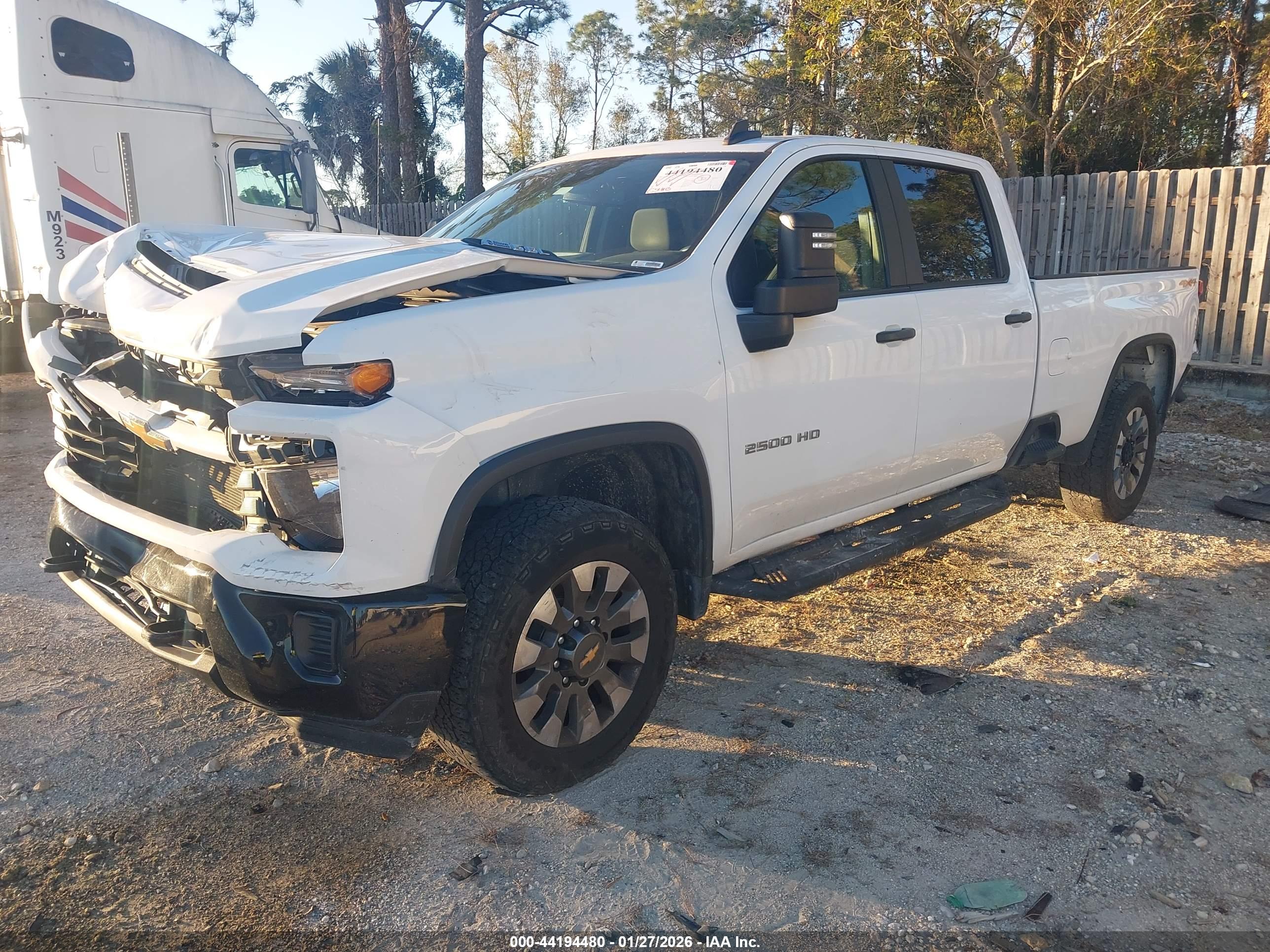 CHEVROLET SILVERADO image 2