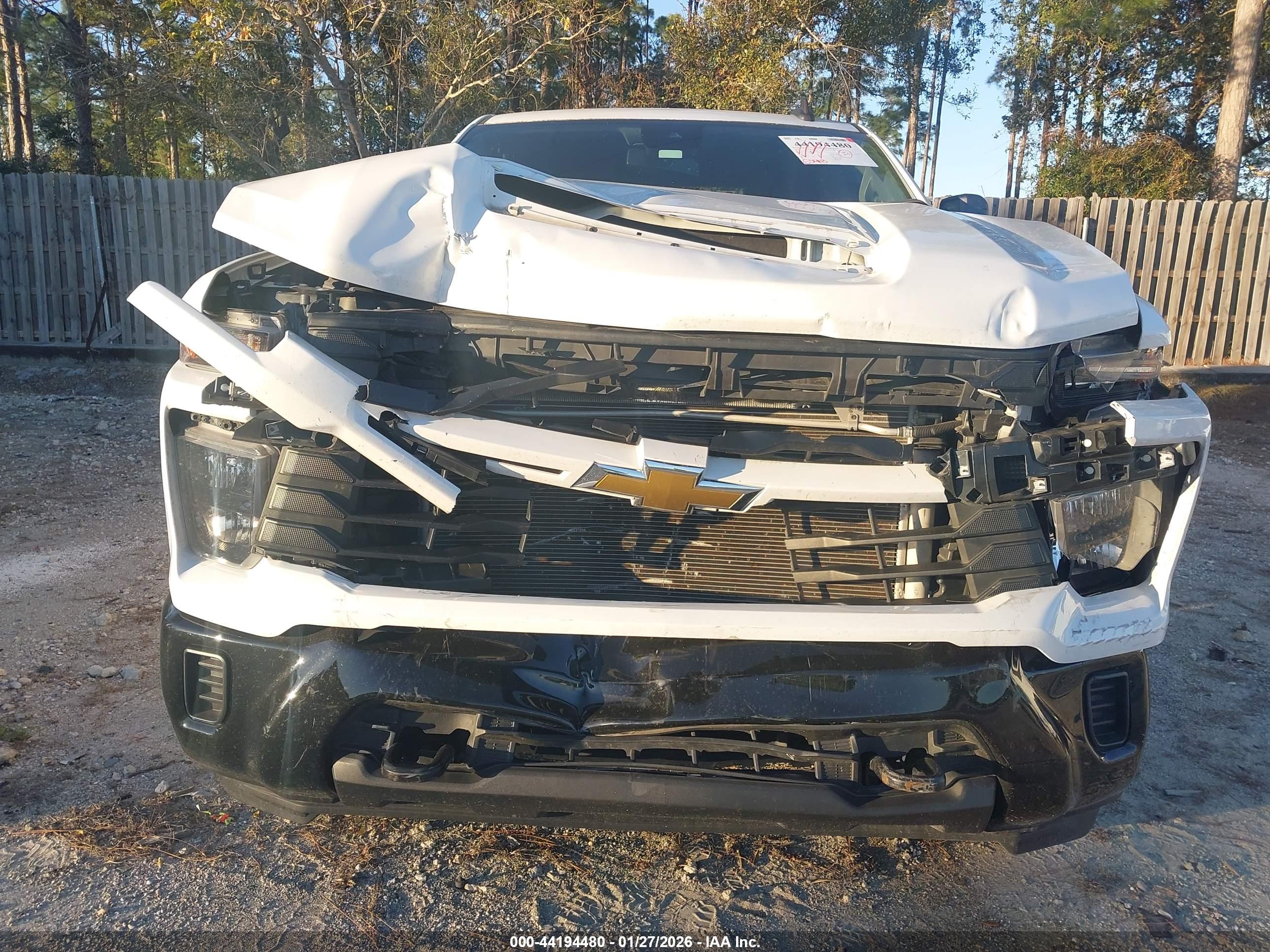 CHEVROLET SILVERADO image 6