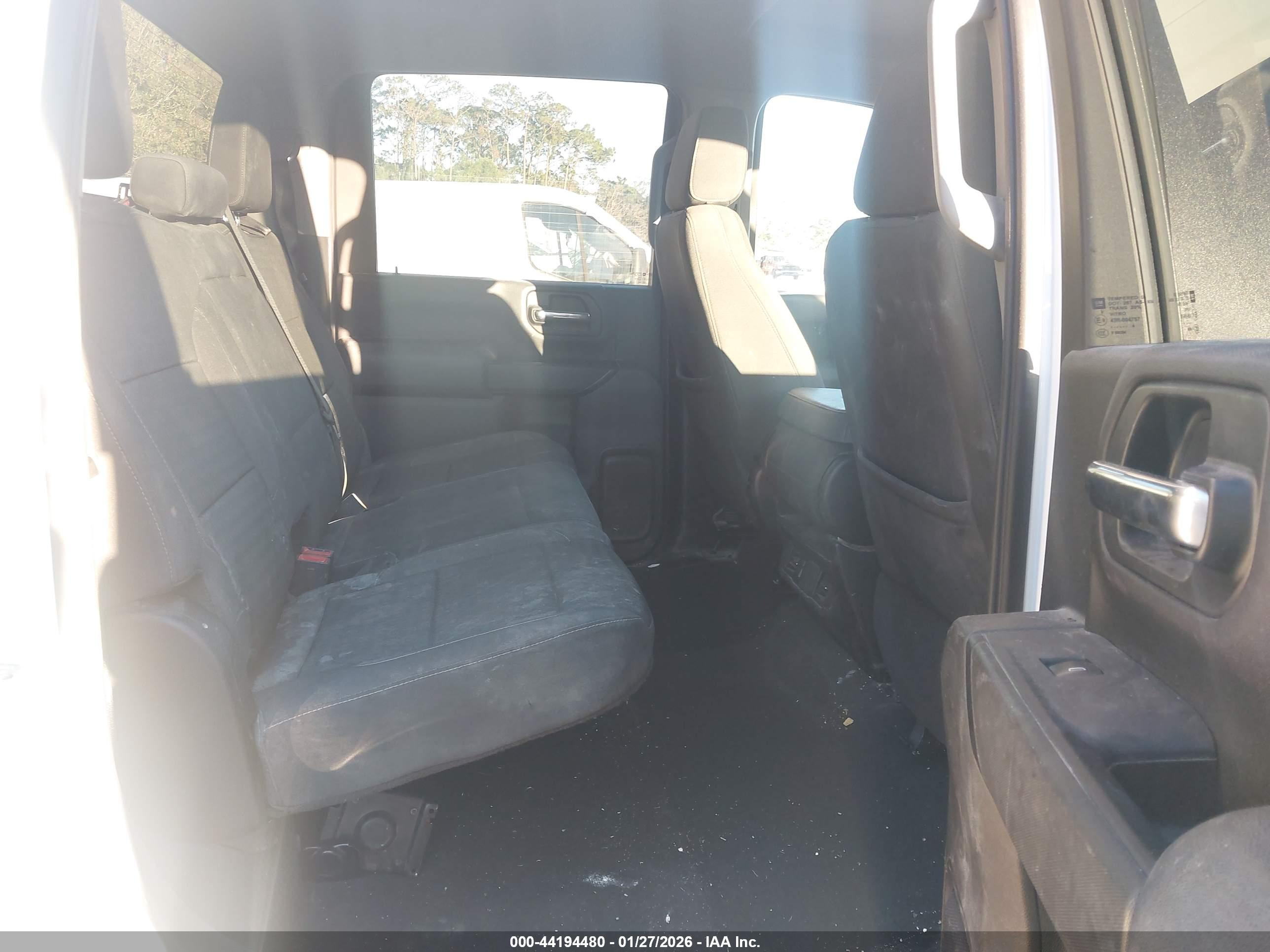 CHEVROLET SILVERADO image 8