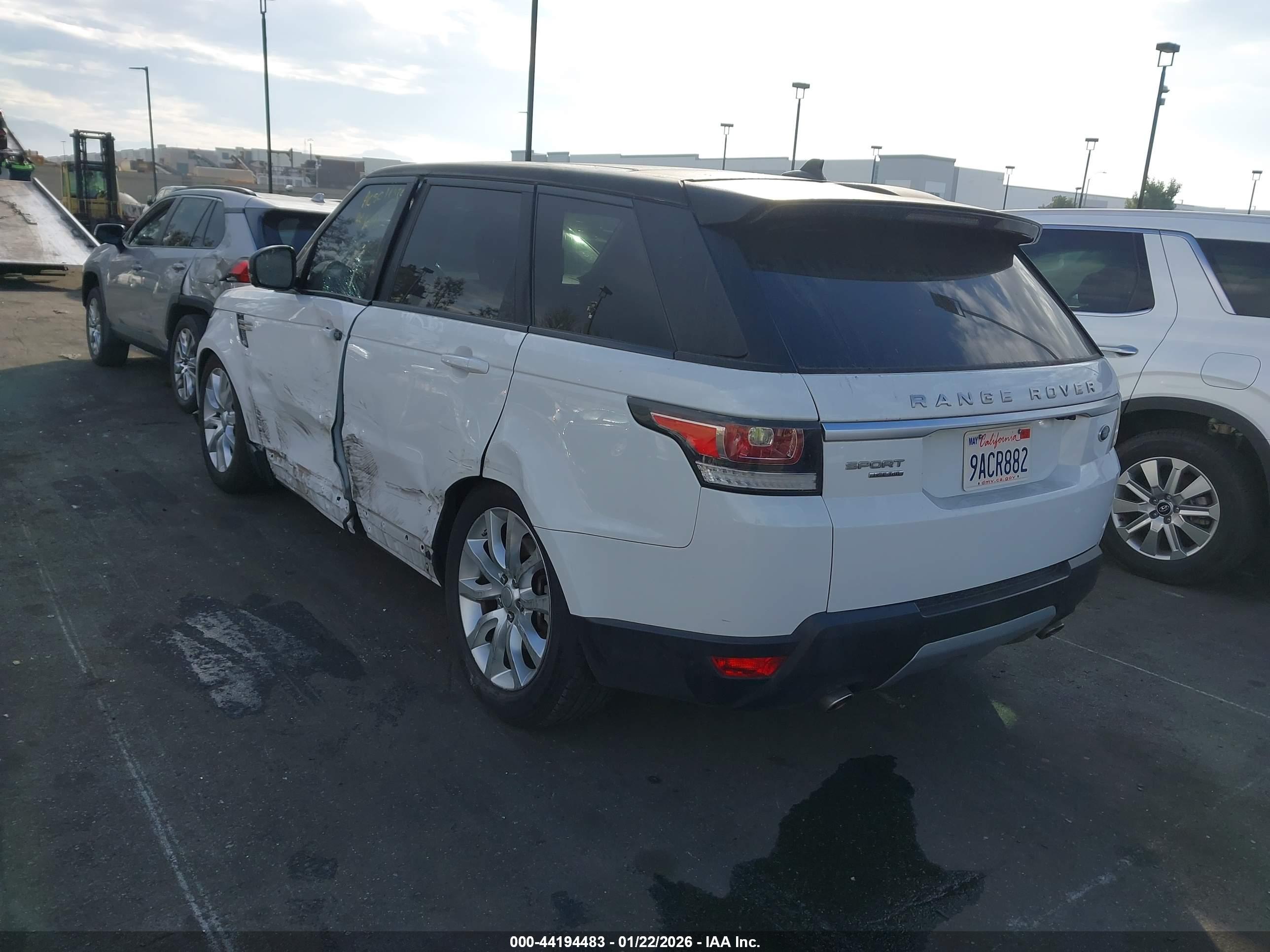 LAND ROVER image 3