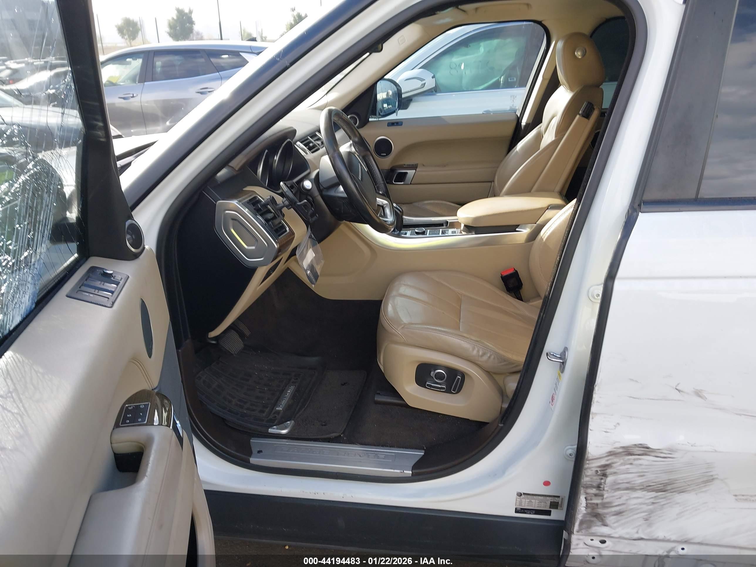 LAND ROVER image 5