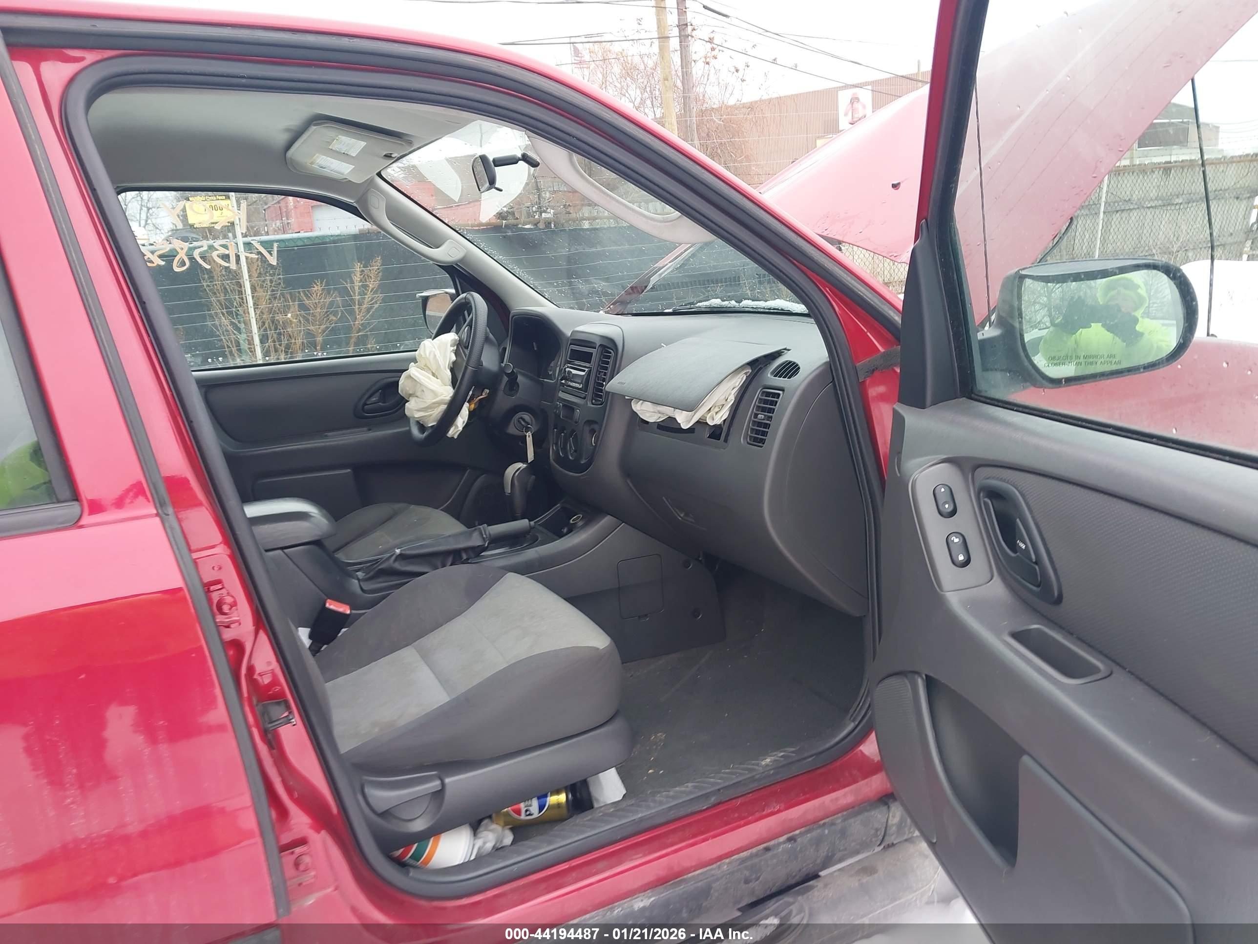 FORD ESCAPE image 5