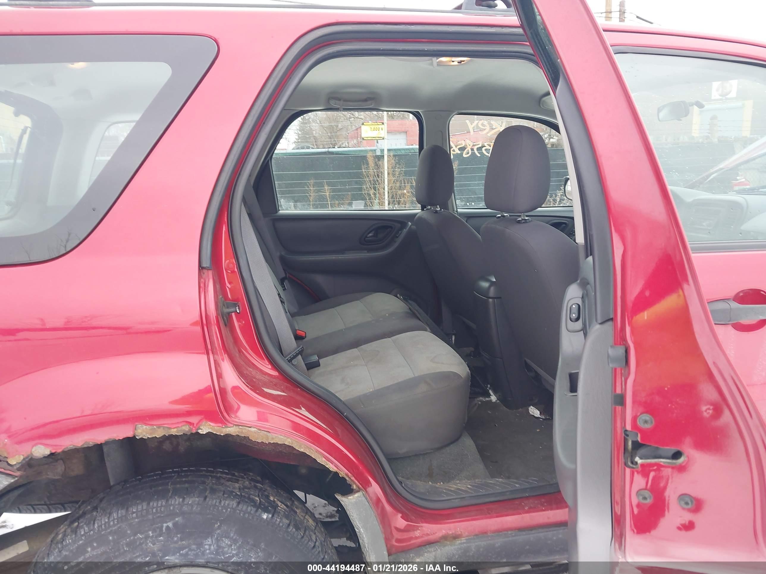 FORD ESCAPE image 8