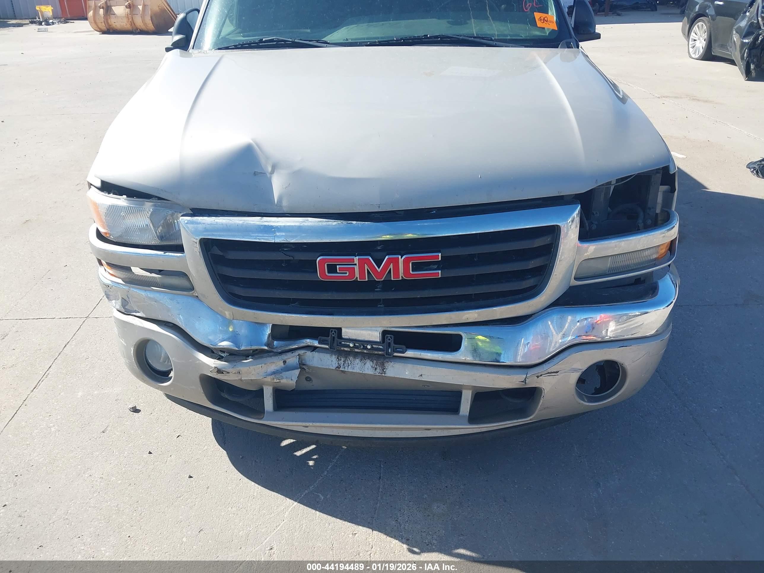 GMC SIERRA image 6