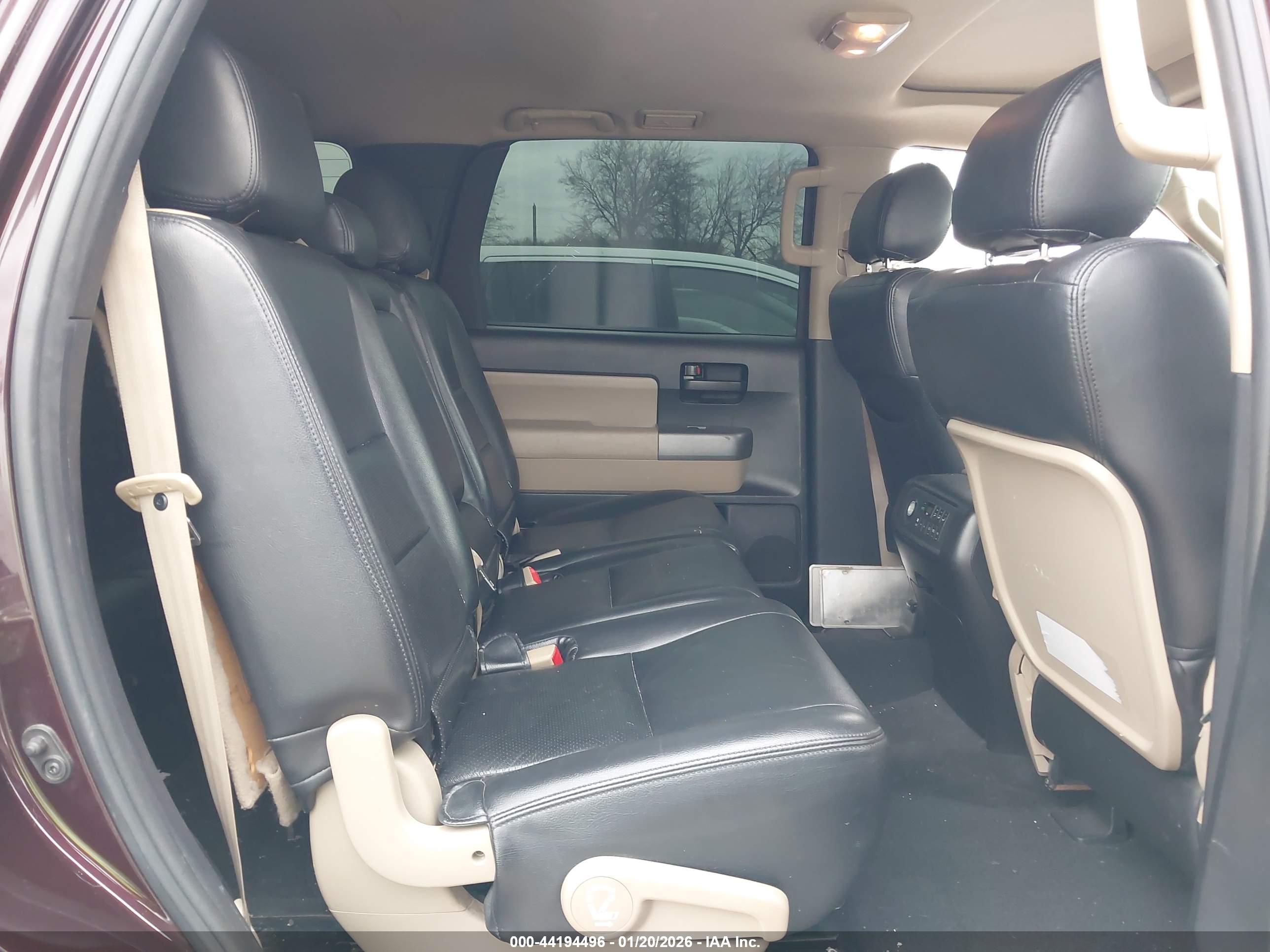 TOYOTA SEQUOIA image 8