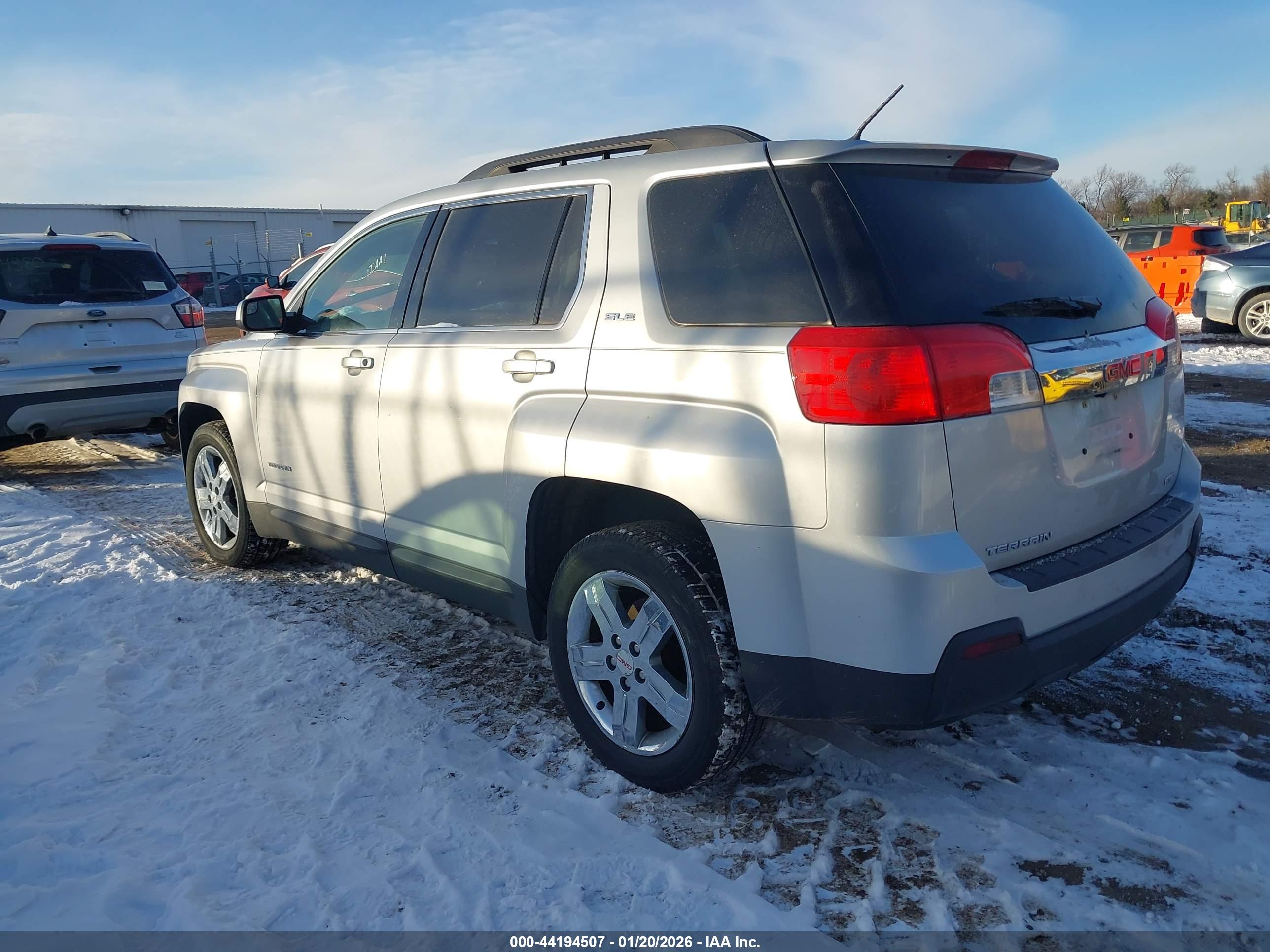 GMC TERRAIN image 3