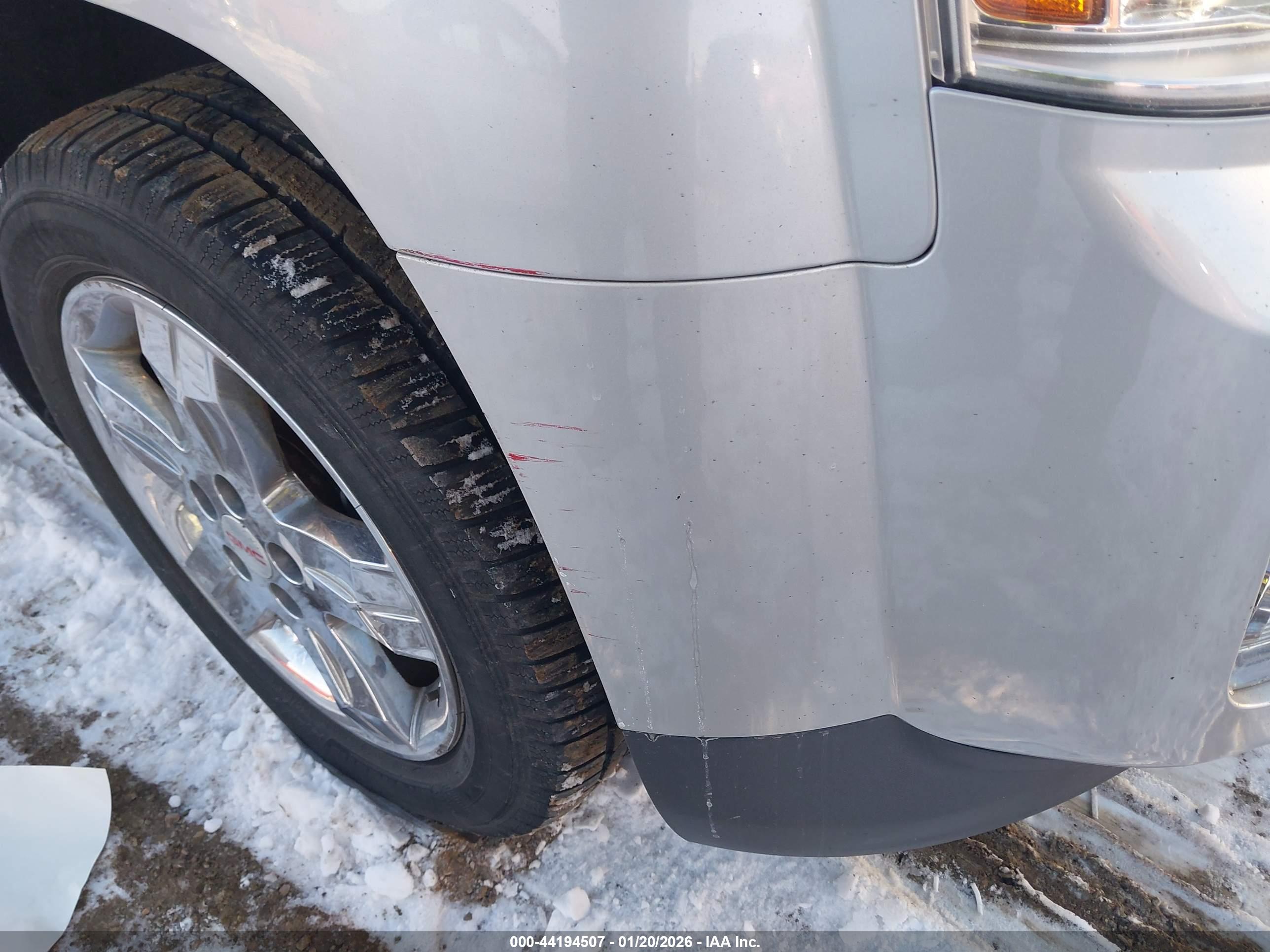 GMC TERRAIN image 6