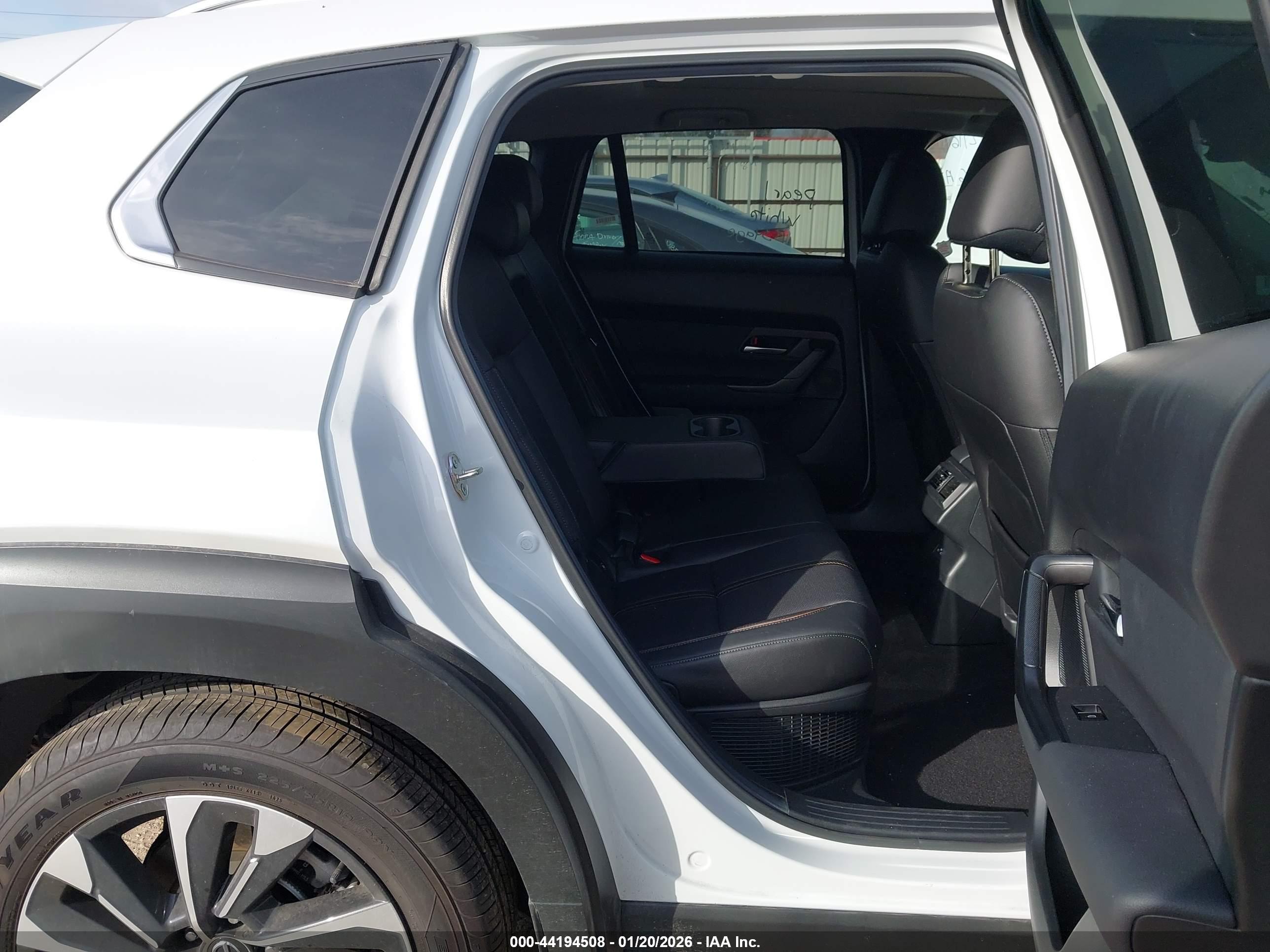 MAZDA CX-50 image 8