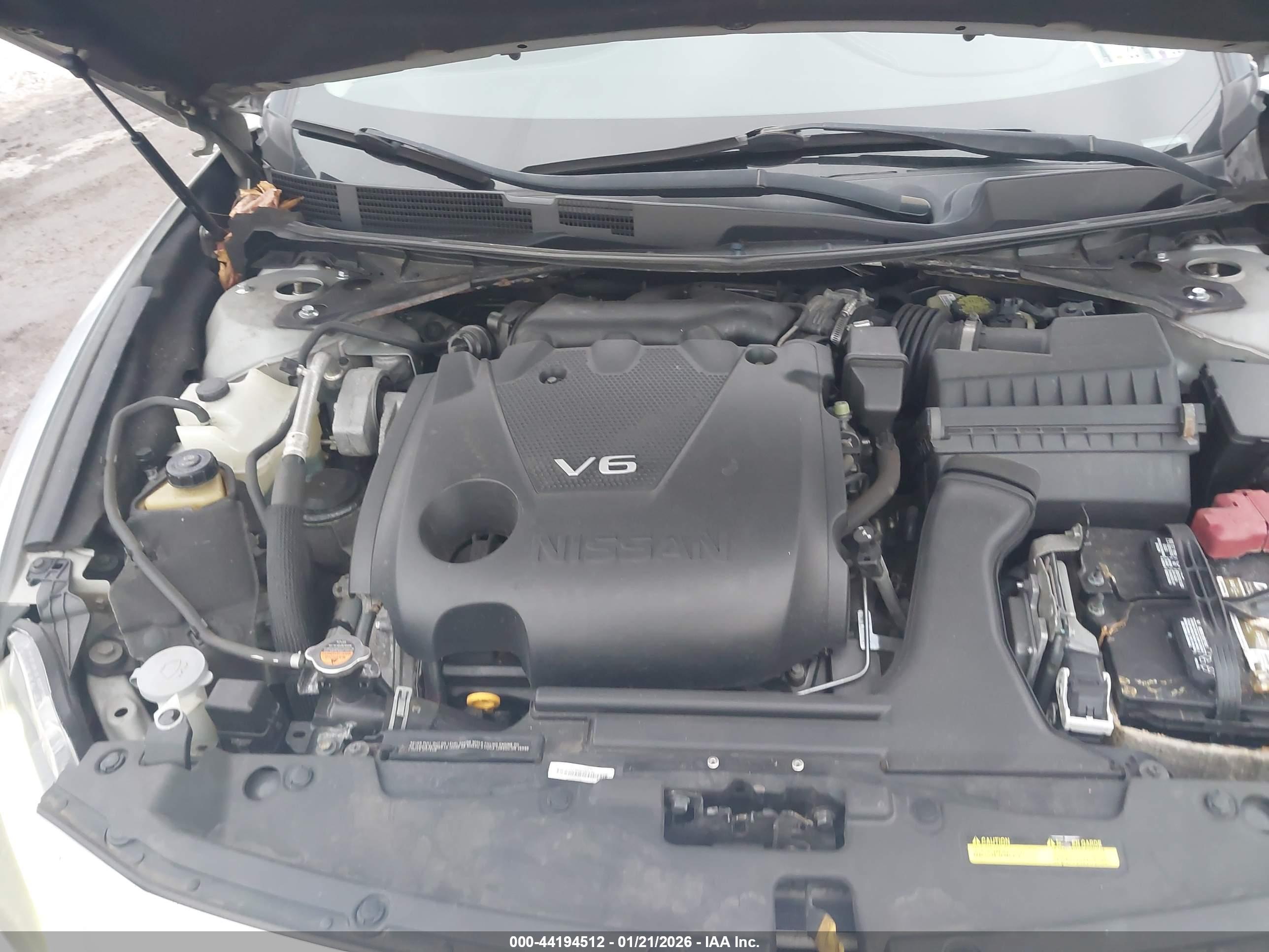 NISSAN MAXIMA image 10