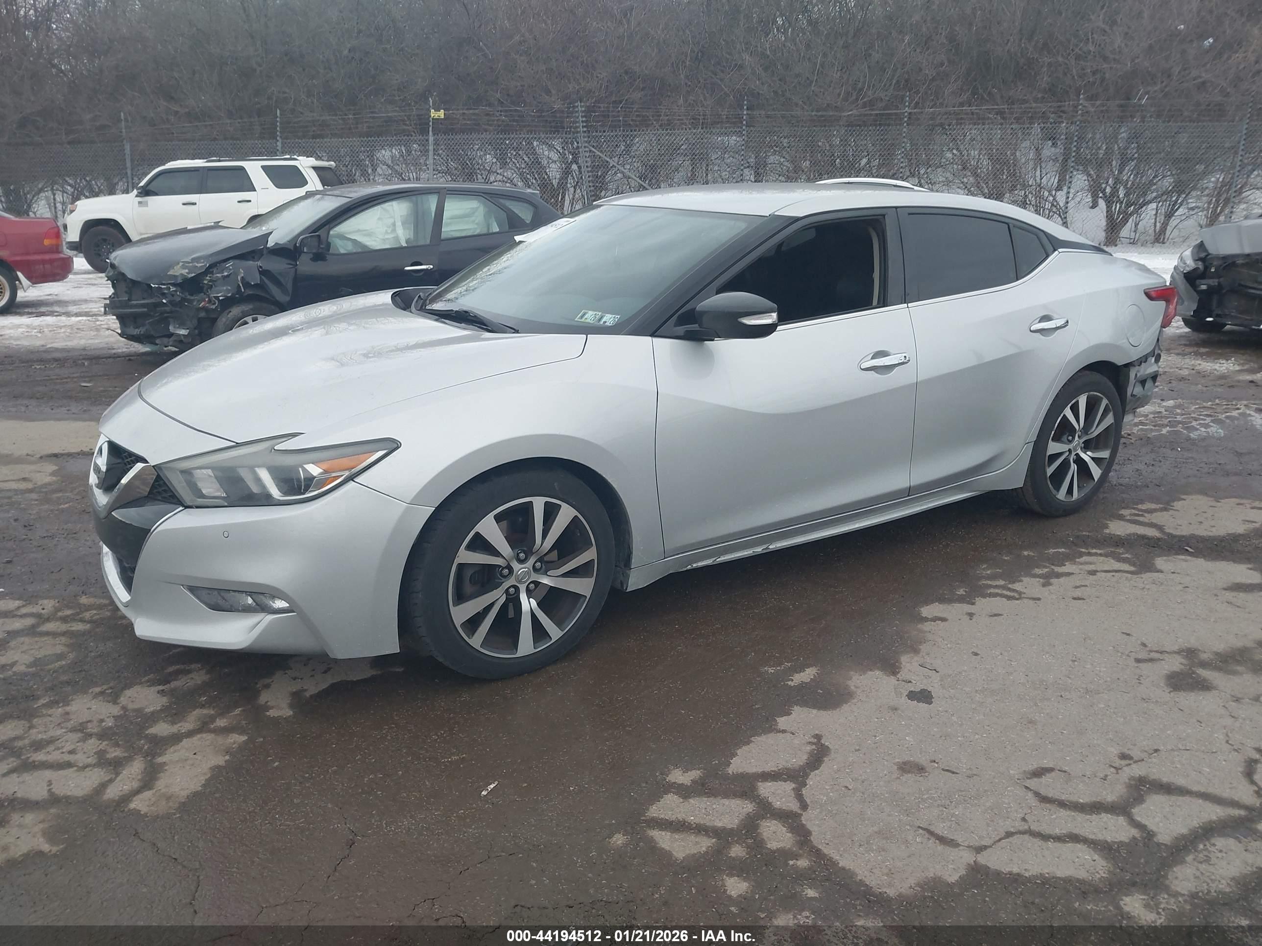 NISSAN MAXIMA image 2