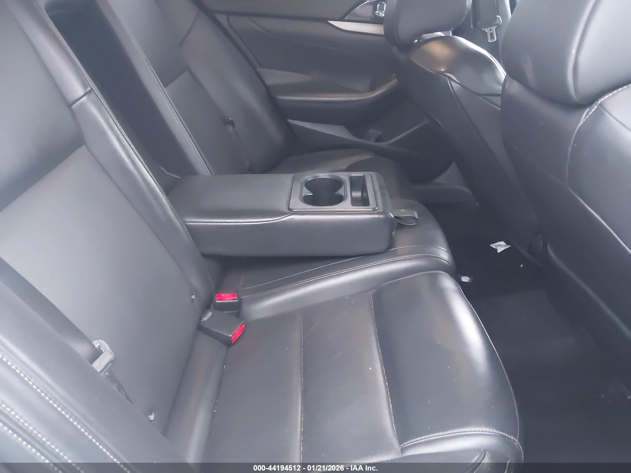 NISSAN MAXIMA image 8