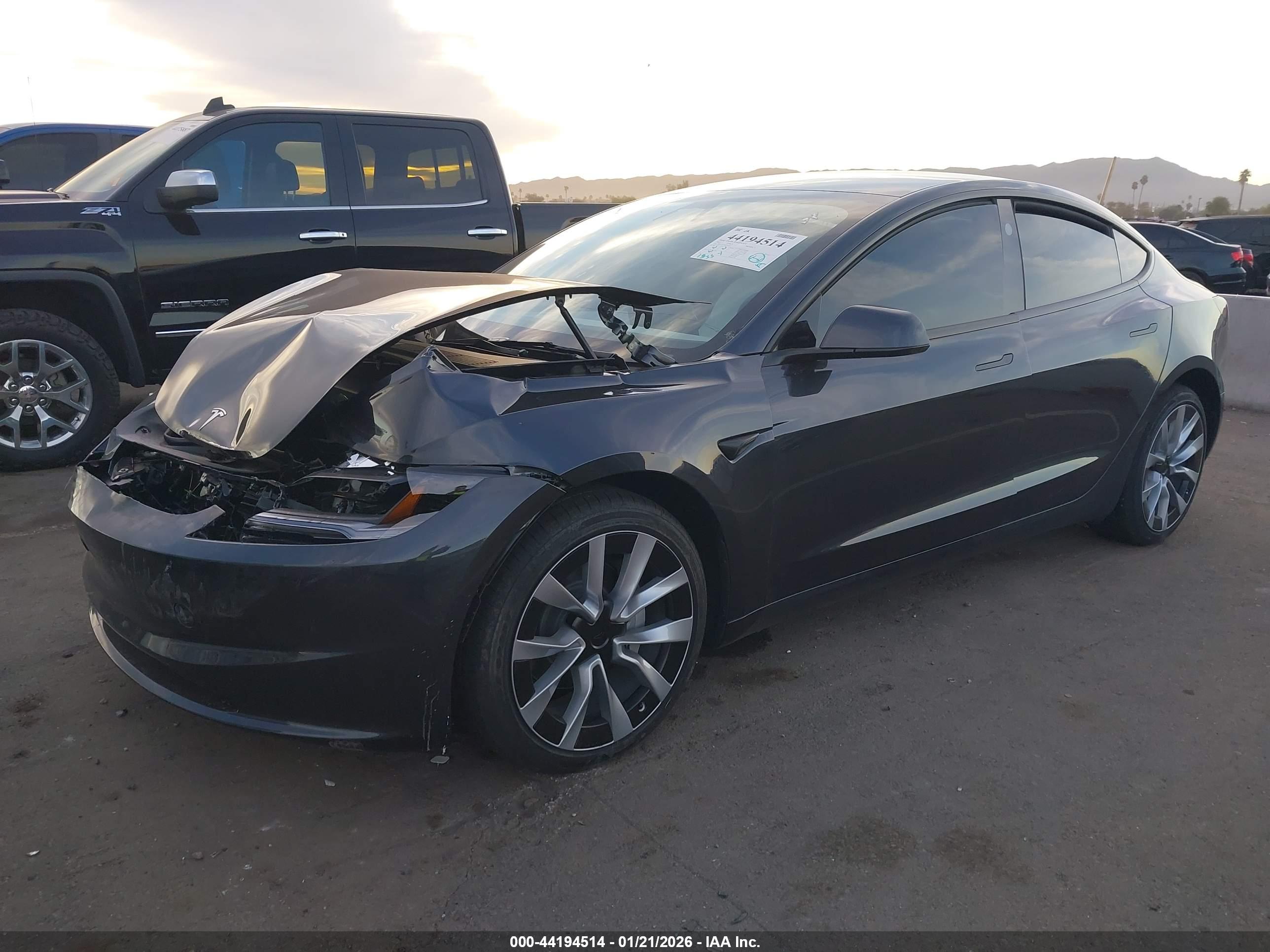 TESLA MODEL image 2