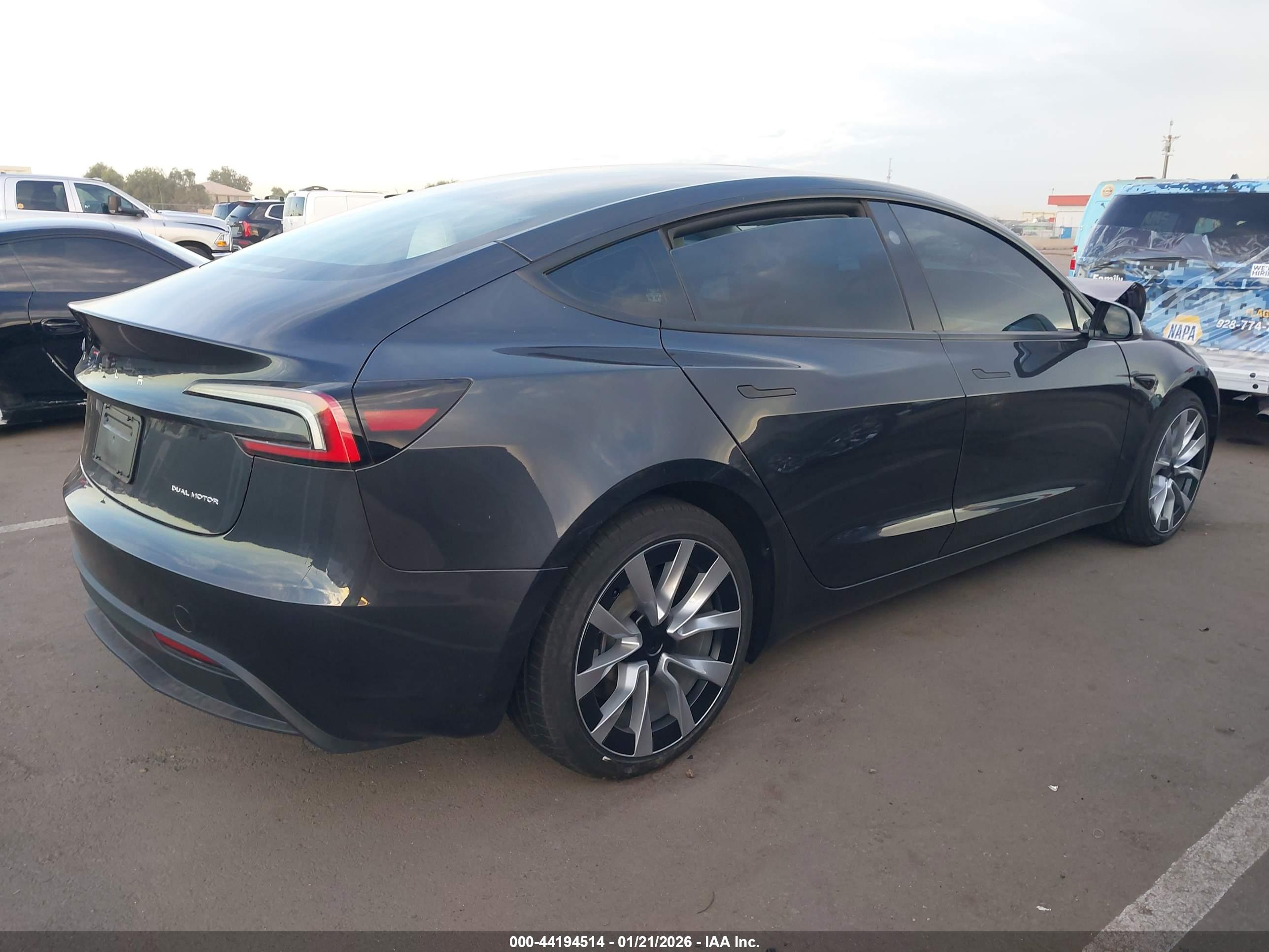 TESLA MODEL image 4