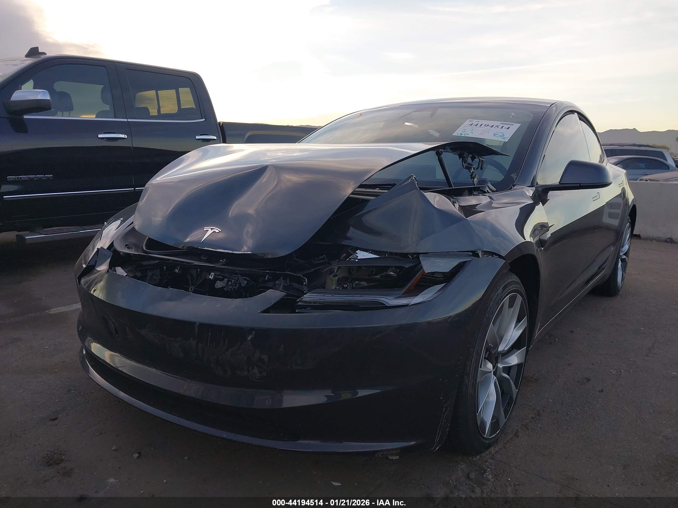 TESLA MODEL image 6