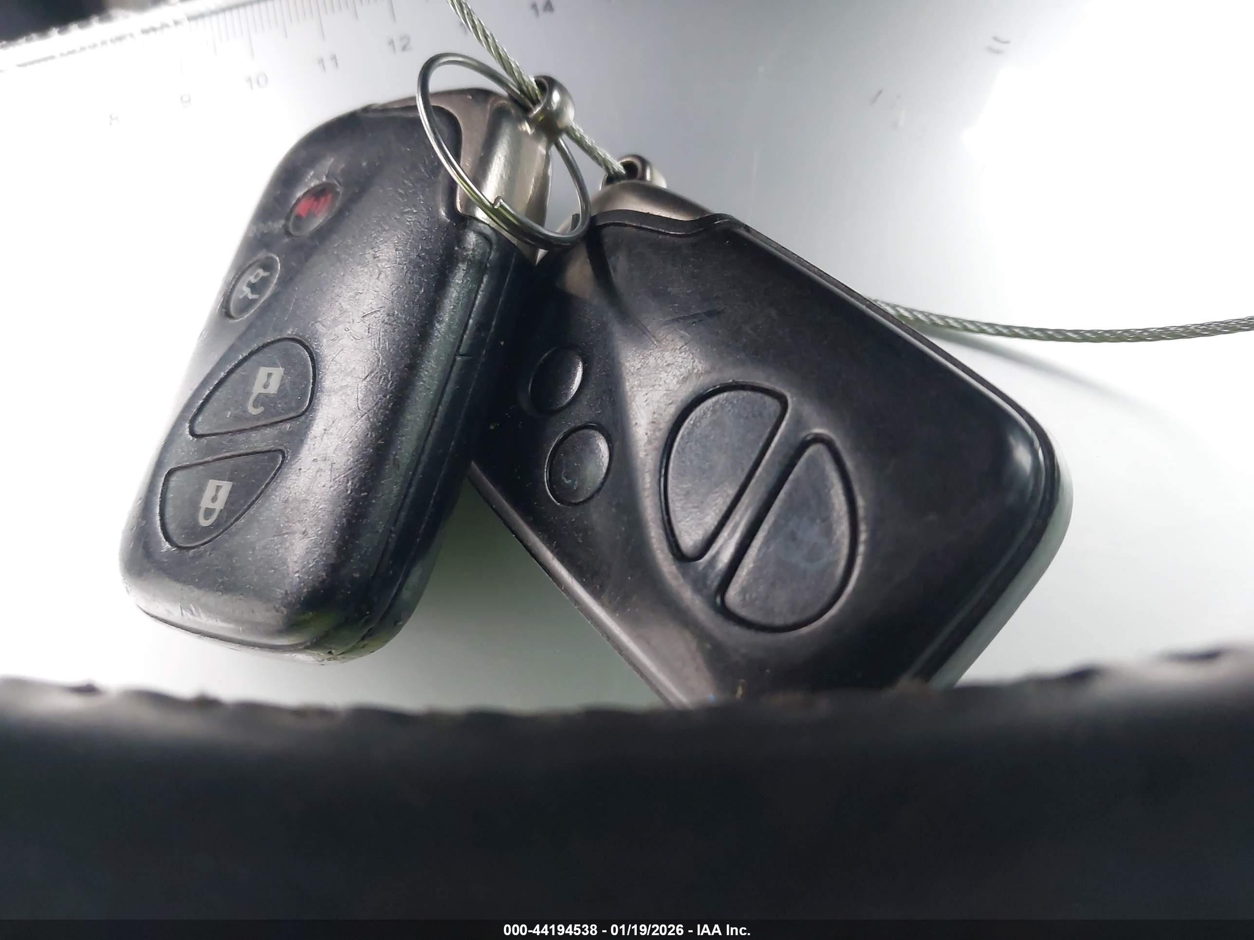 LEXUS IS image 11