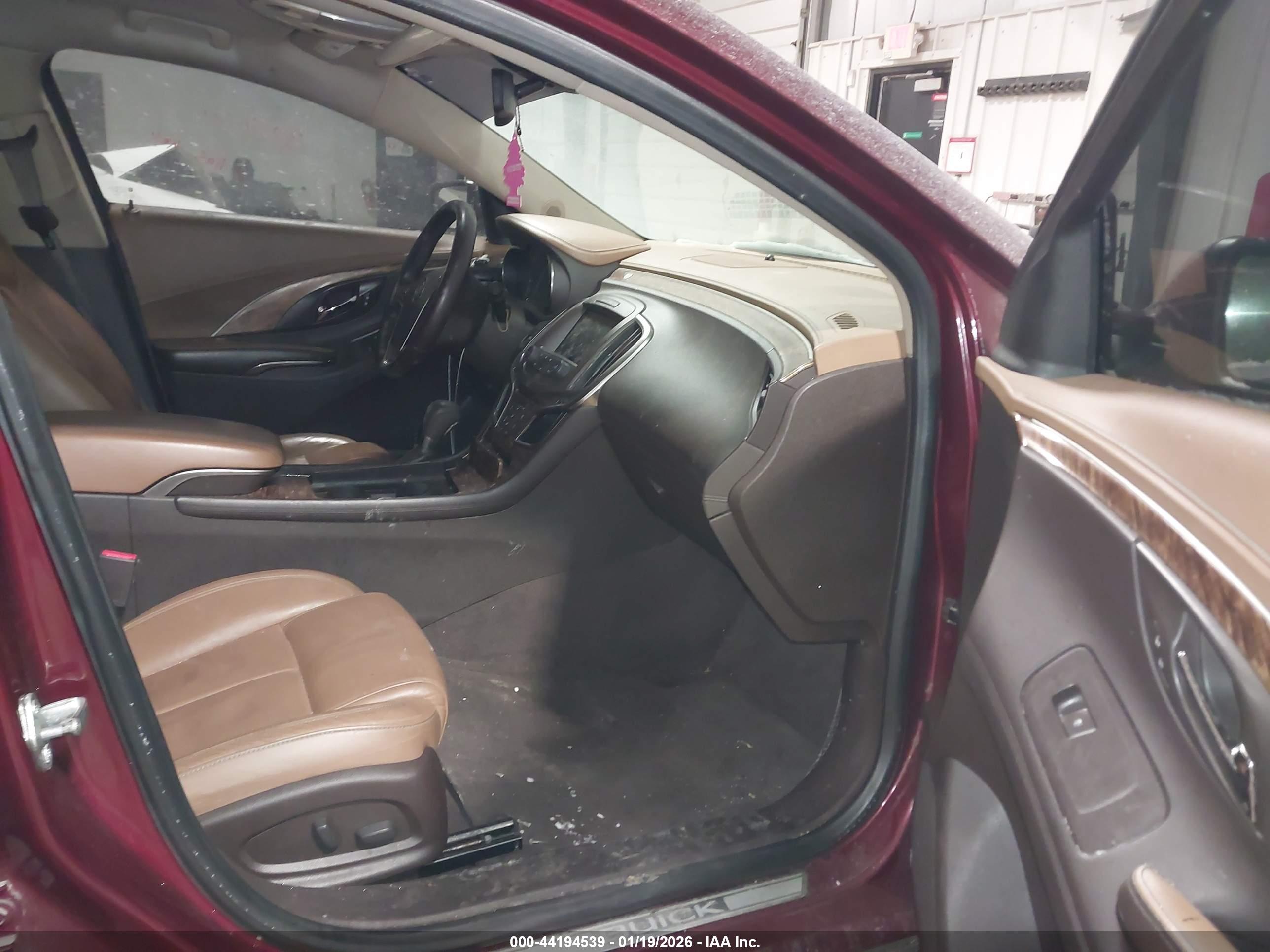 BUICK LACROSSE image 5