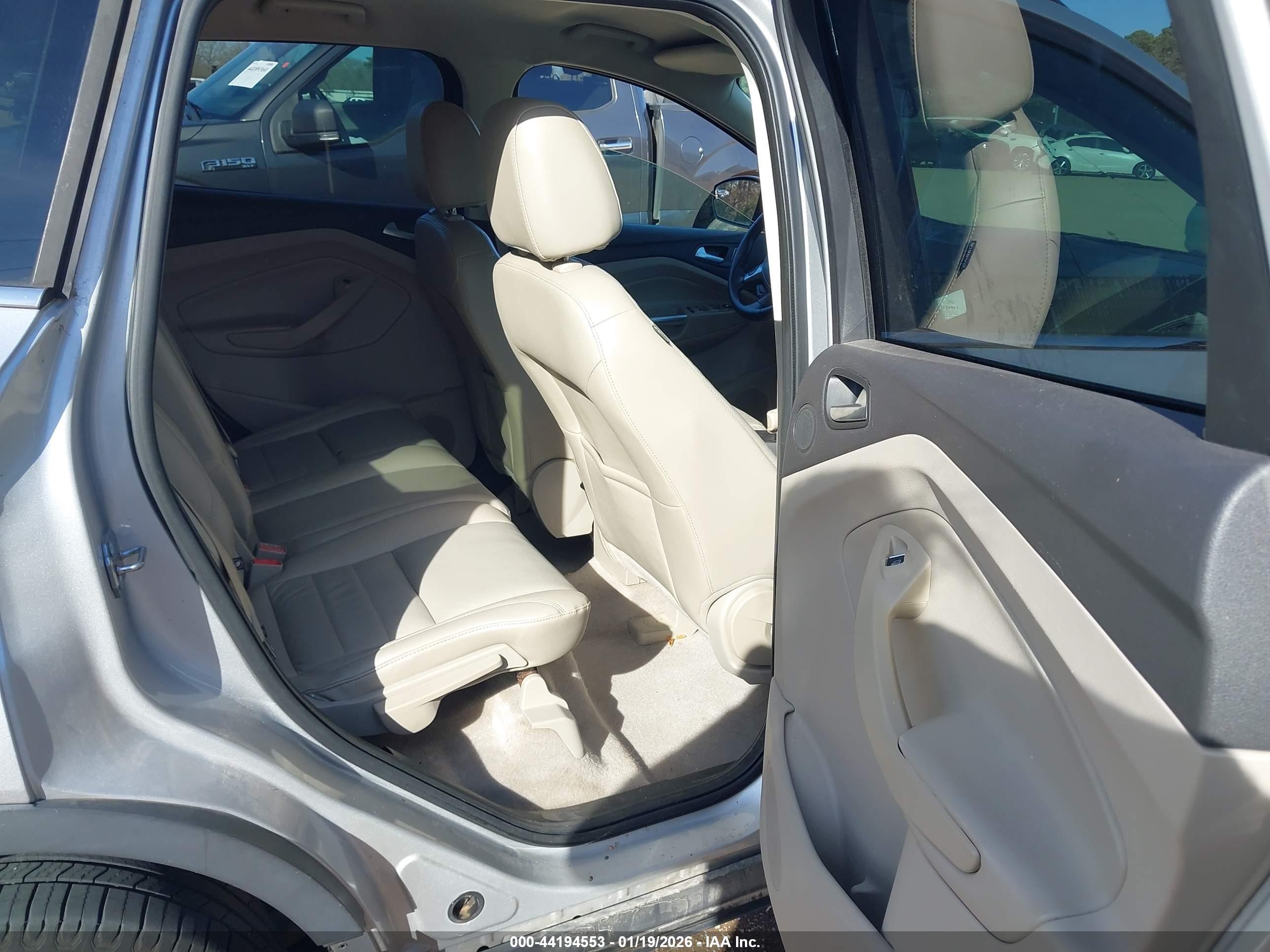 FORD ESCAPE image 8