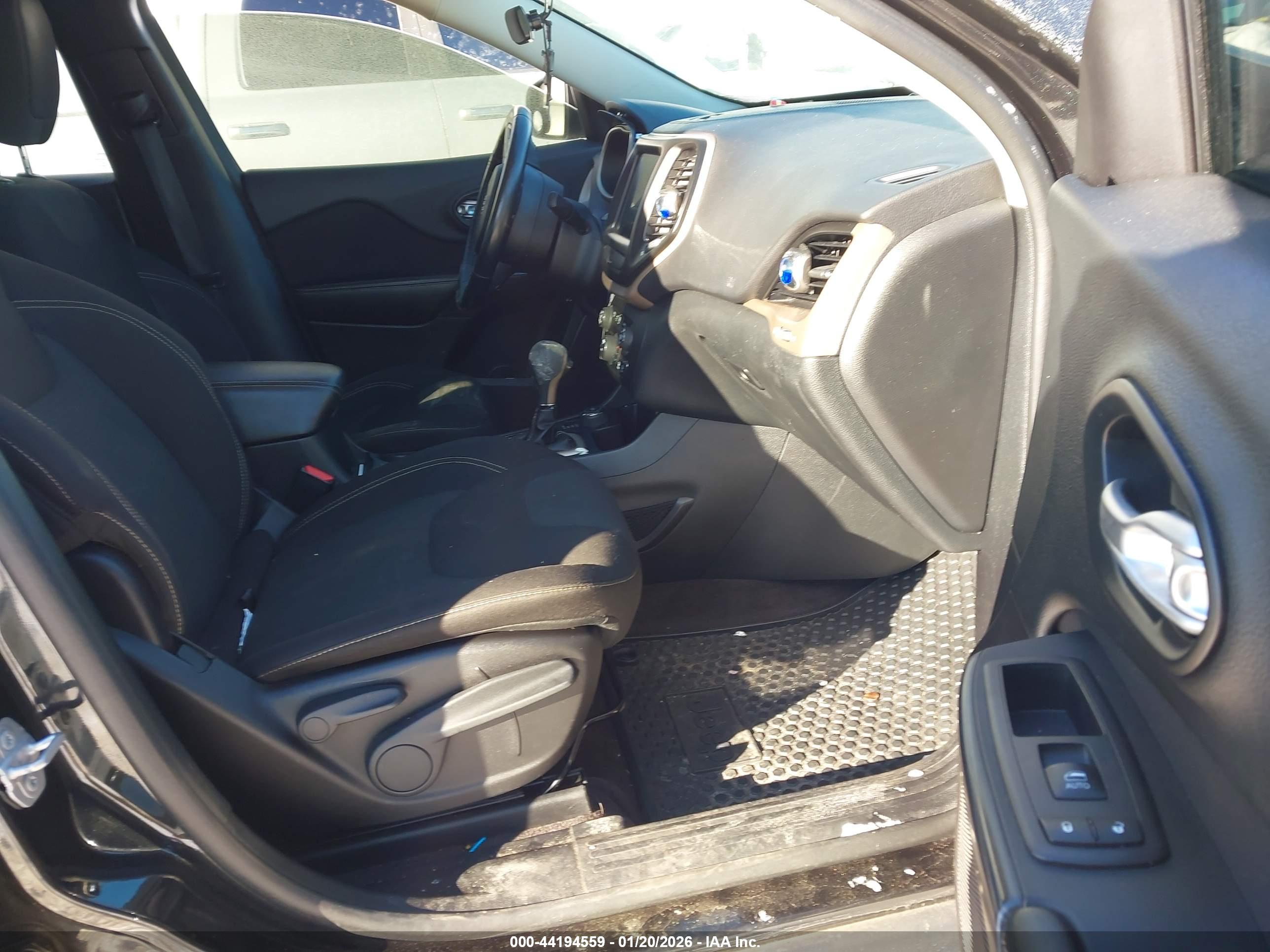 JEEP CHEROKEE image 5