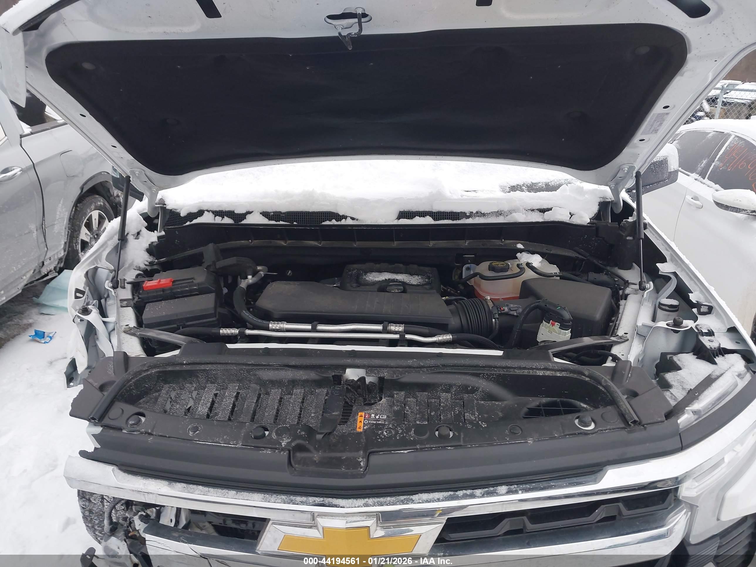 CHEVROLET SILVERADO image 10