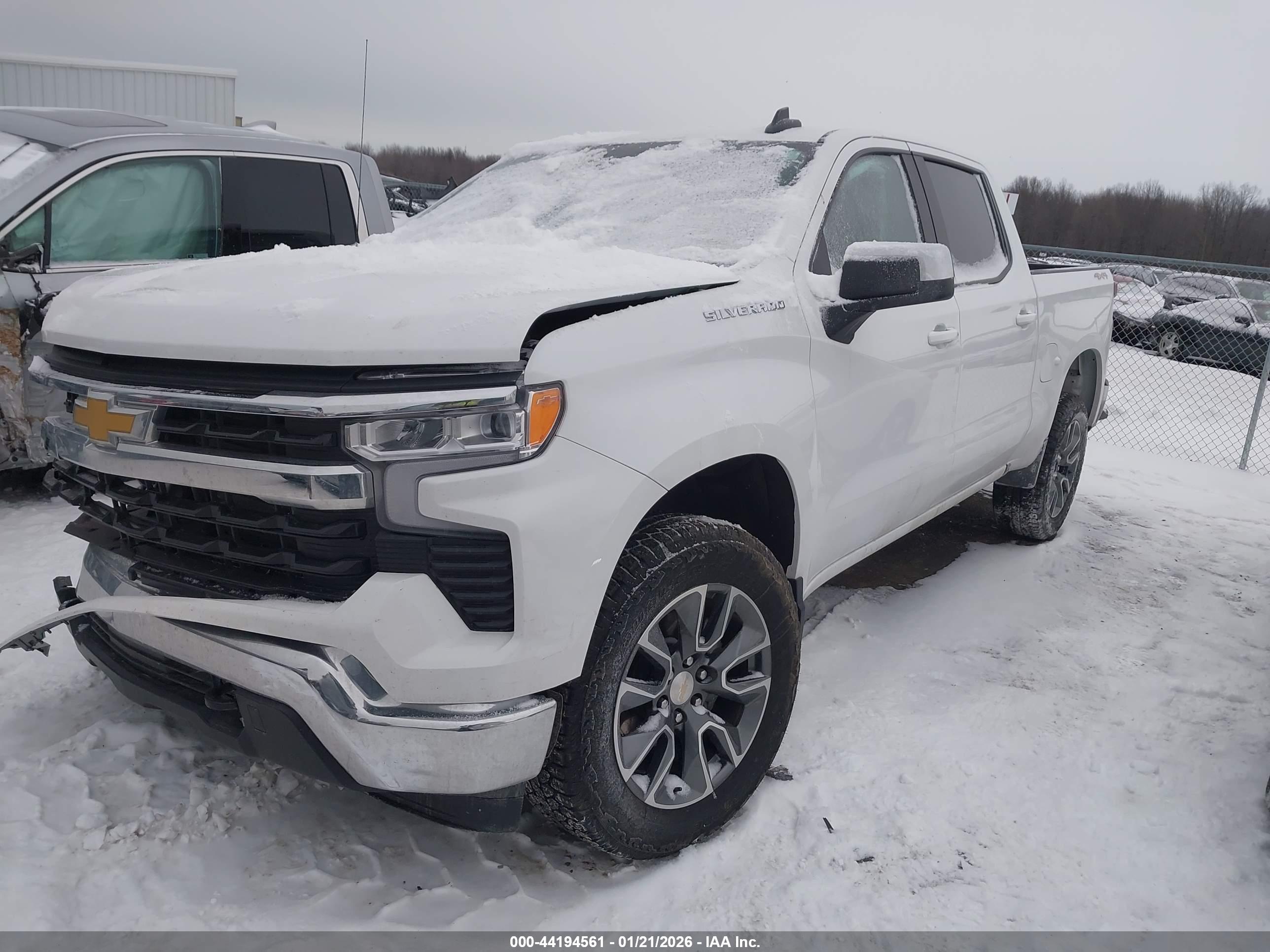 CHEVROLET SILVERADO image 2