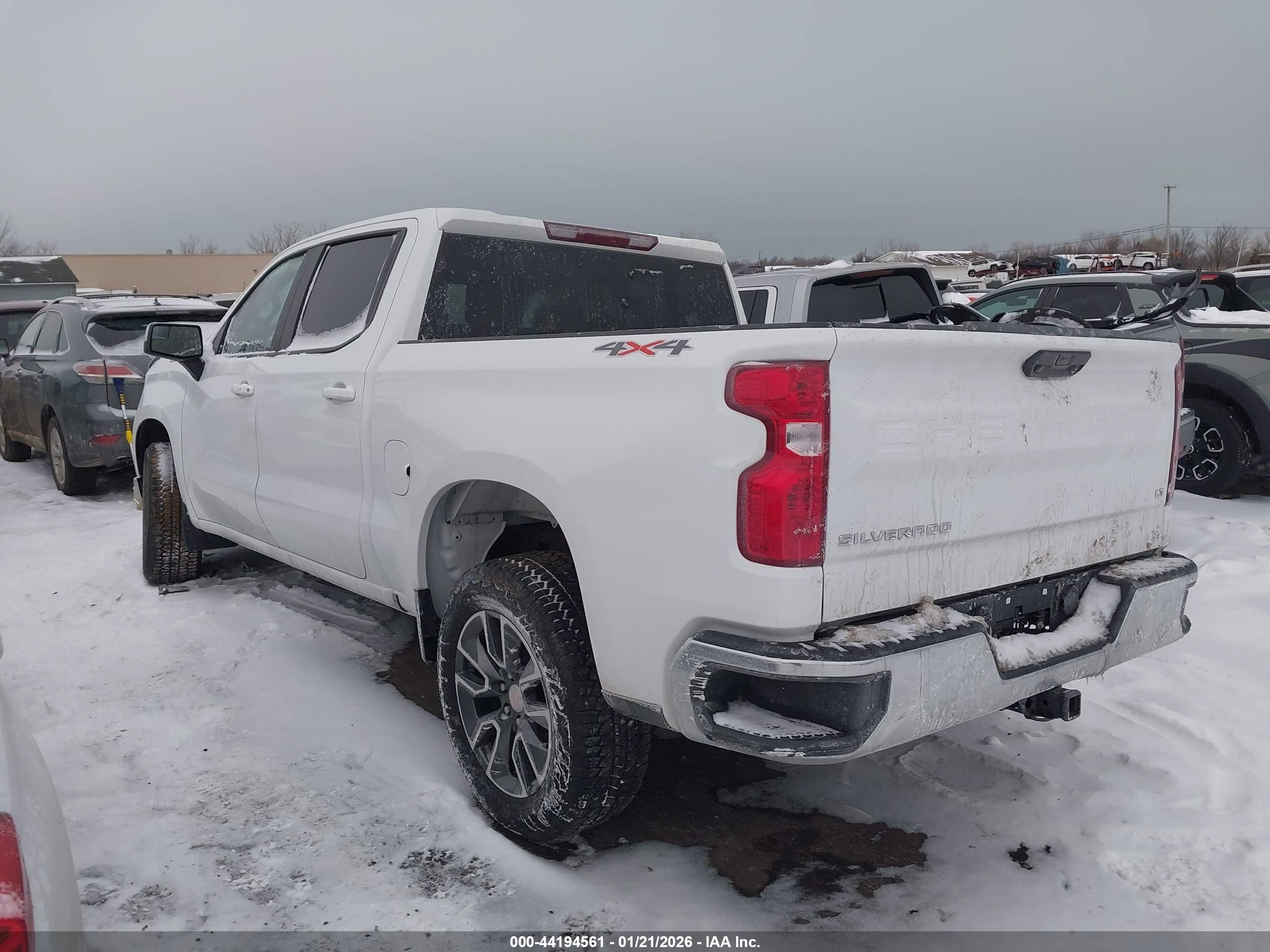 CHEVROLET SILVERADO image 3
