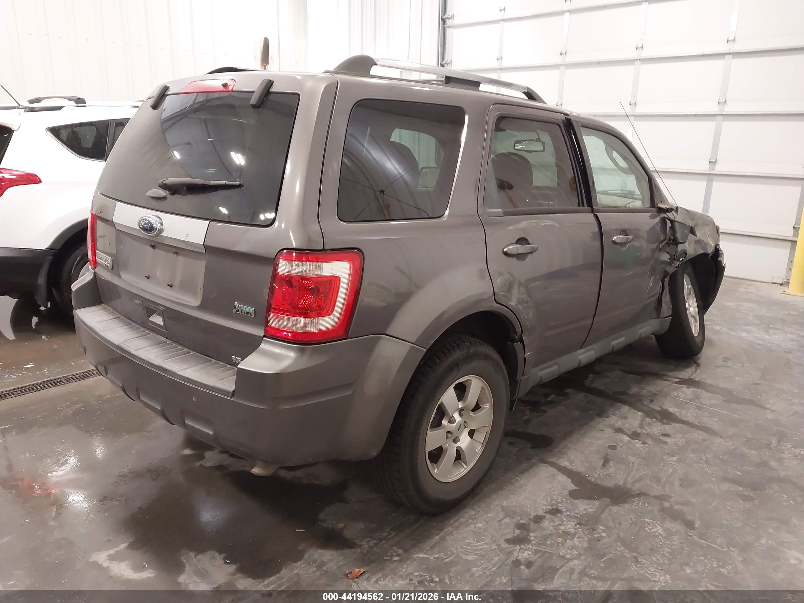 FORD ESCAPE image 4